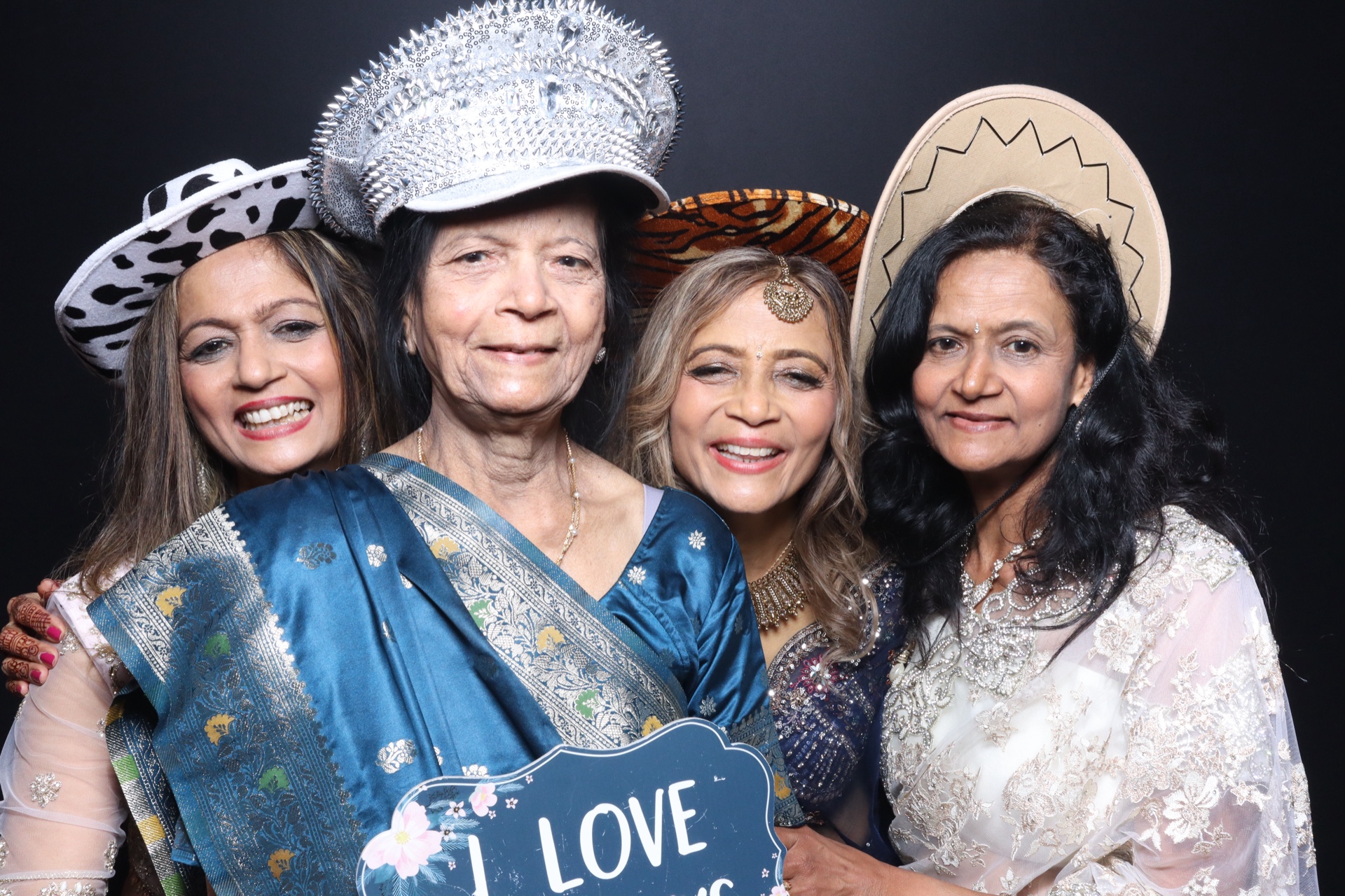 Anish & Monica  | View more photos from the event at gallery.magicimages.uk/u/MagicImages/Anish-Monica