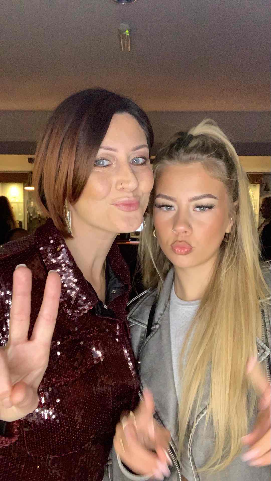 Carols 70th Birthday  | View more photos from the event at gallery.magicimages.uk/u/MagicImages/Carols-70th-Birthday