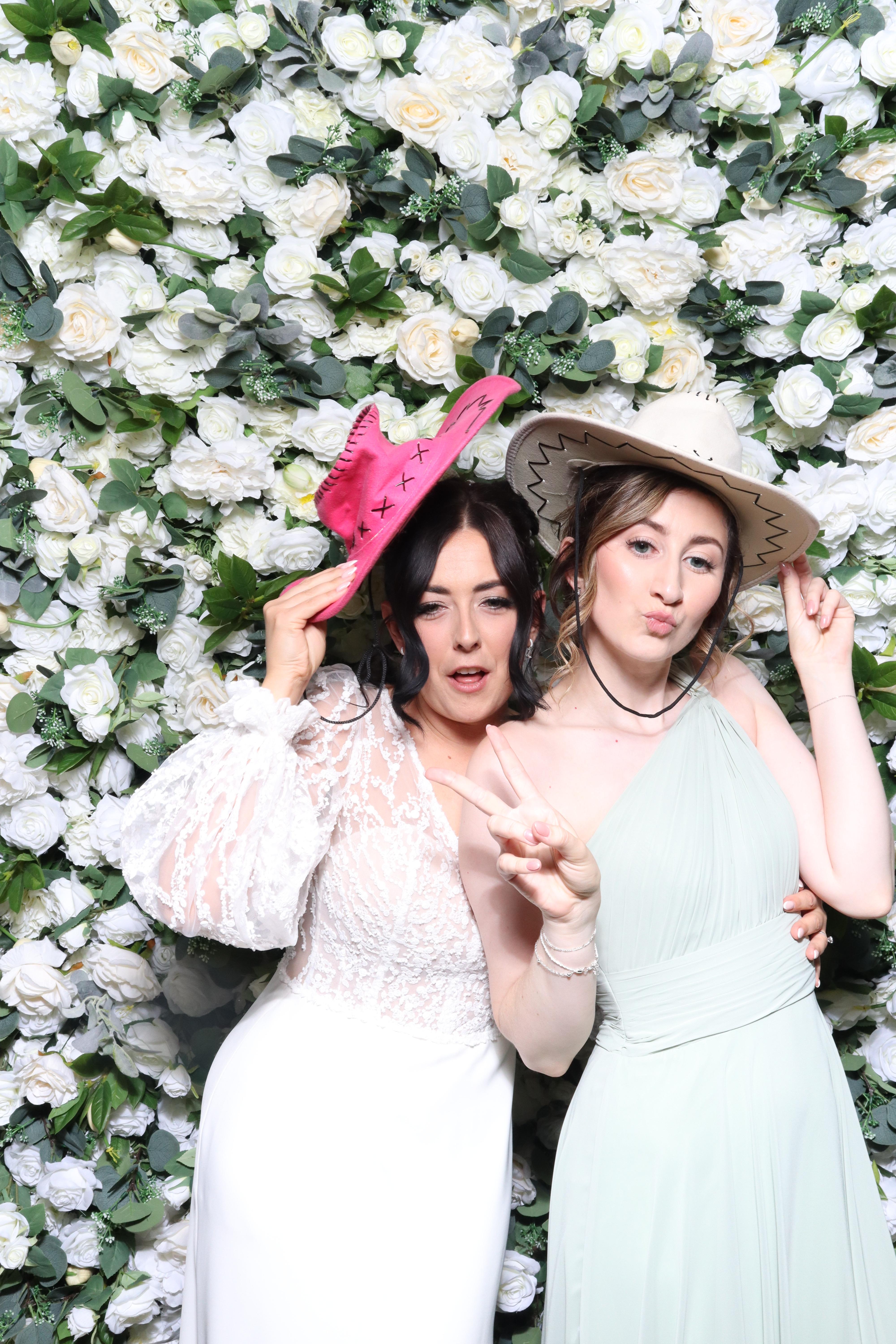 Charlotte & Jamie | View more photos from the event at gallery.magicimages.uk/u/MagicImages/Charlotte-Jamie