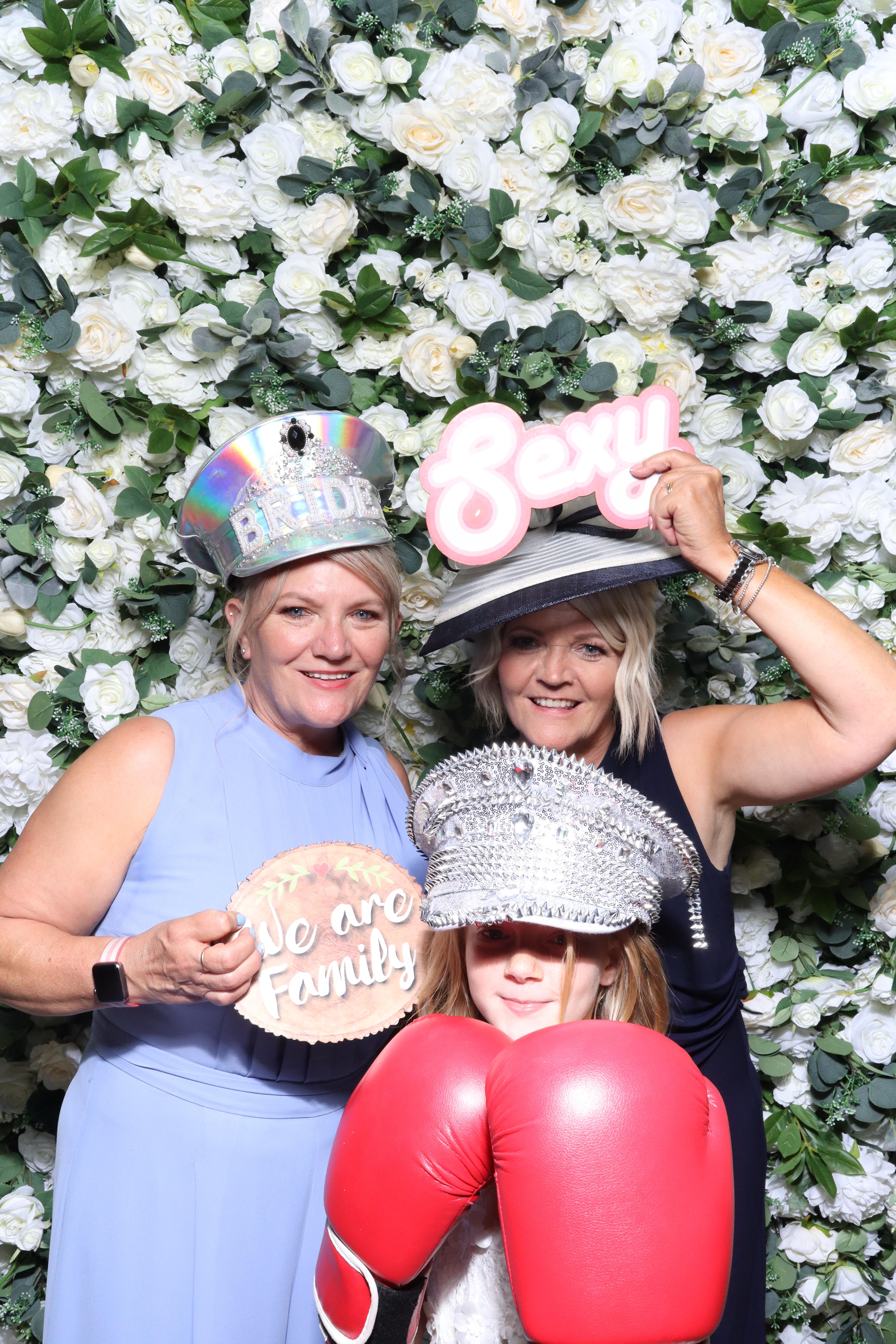 Charlotte & Jamie | View more photos from the event at gallery.magicimages.uk/u/MagicImages/Charlotte-Jamie