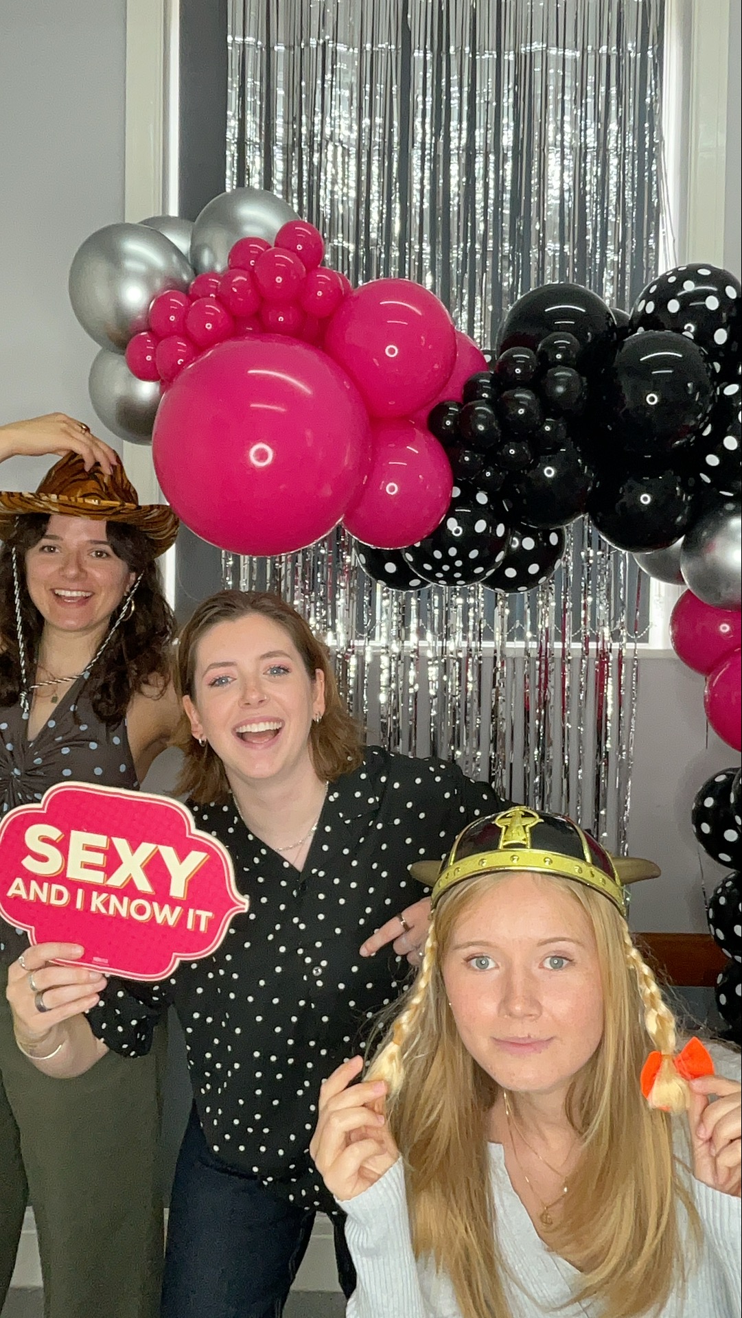 Christine’s 80th Birthday Bash! | View more photos from the event at gallery.magicimages.uk/u/MagicImages/Christine’s-80th-Birthday-Bash