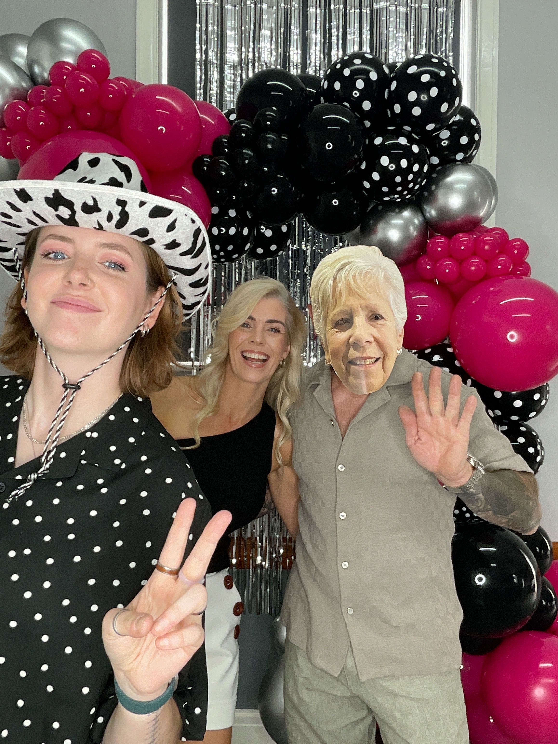 Christine’s 80th Birthday Bash! | View more photos from the event at gallery.magicimages.uk/u/MagicImages/Christine’s-80th-Birthday-Bash