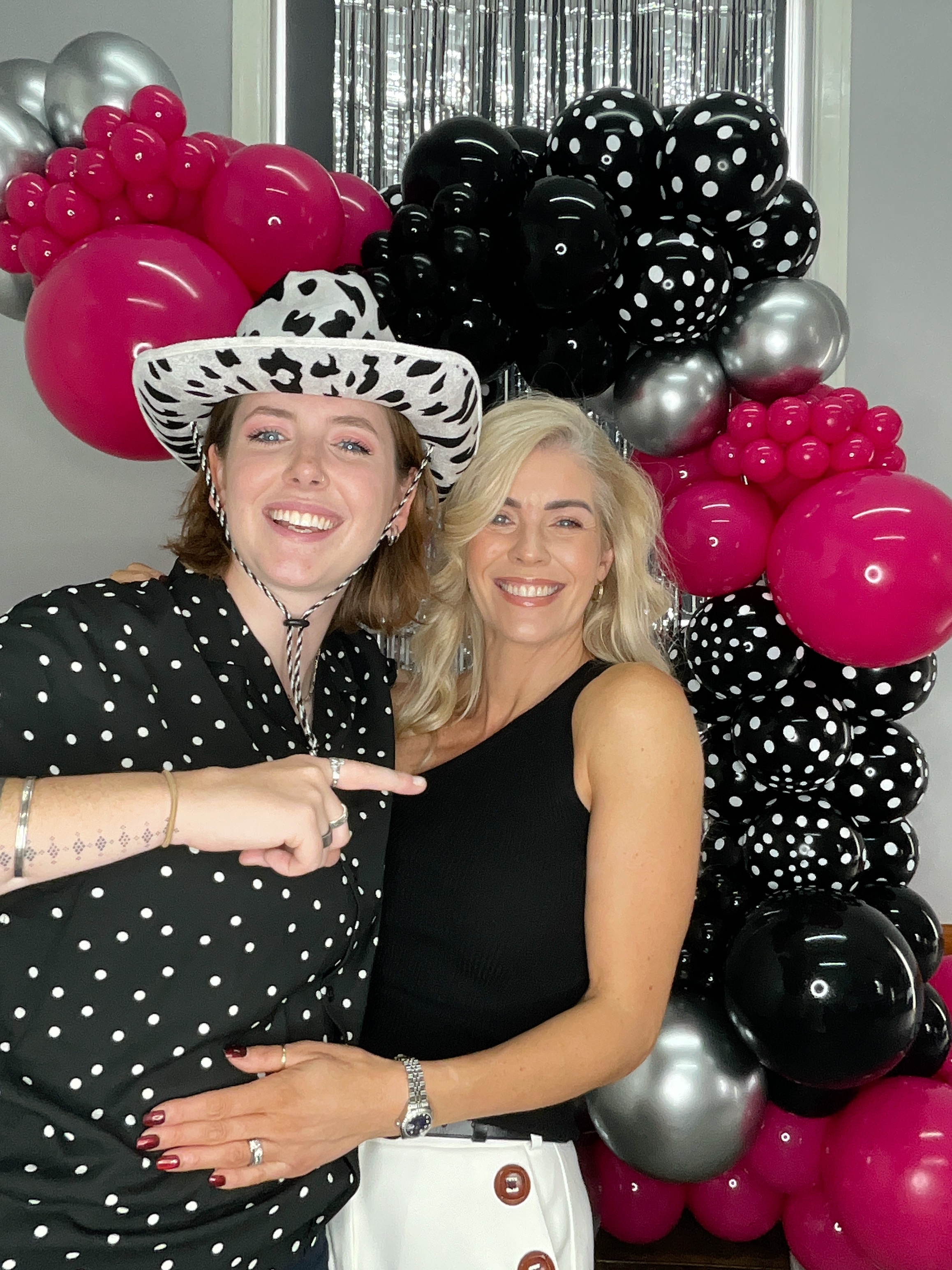 Christine’s 80th Birthday Bash! | View more photos from the event at gallery.magicimages.uk/u/MagicImages/Christine’s-80th-Birthday-Bash