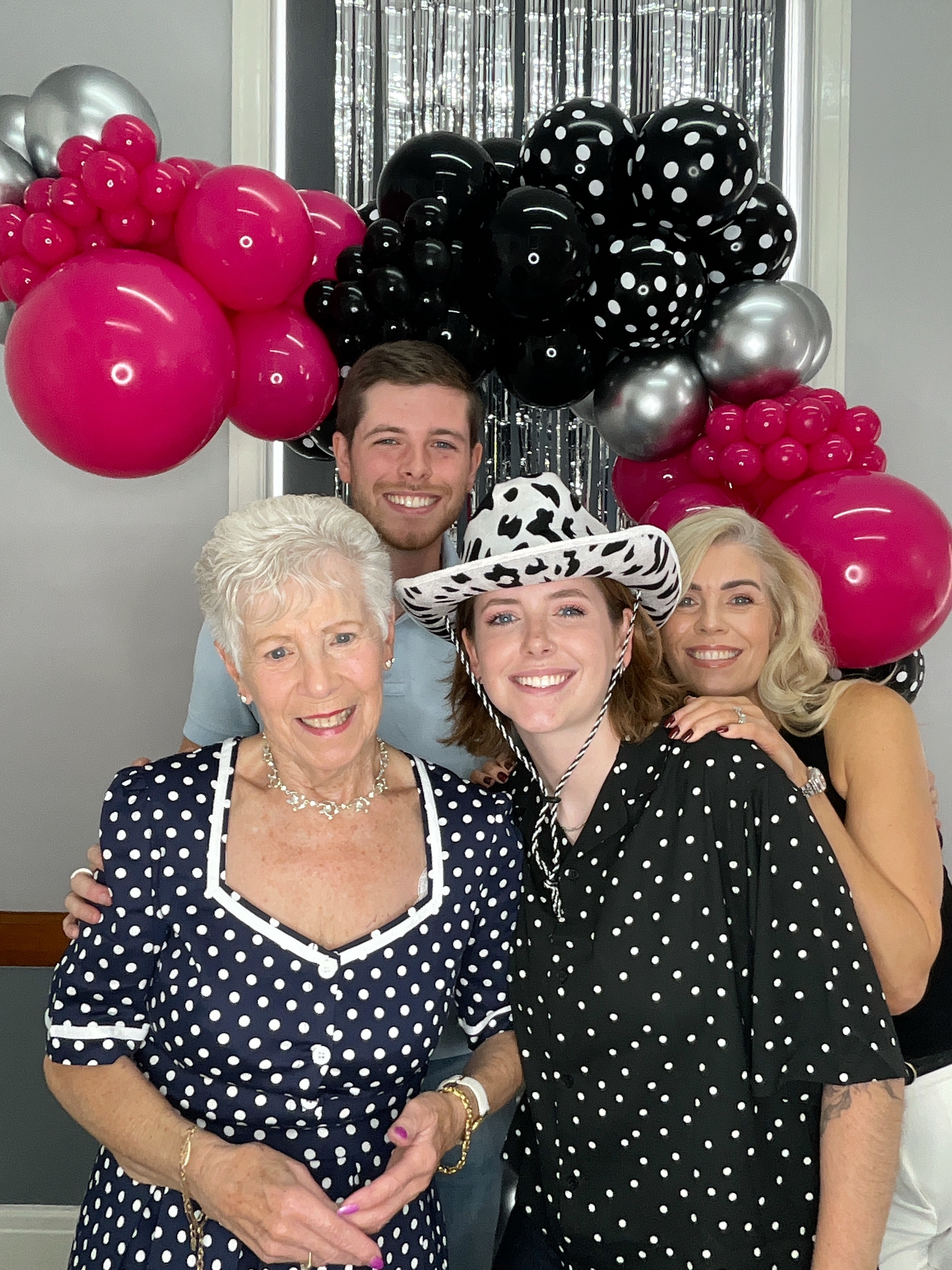 Christine’s 80th Birthday Bash! | View more photos from the event at gallery.magicimages.uk/u/MagicImages/Christine’s-80th-Birthday-Bash