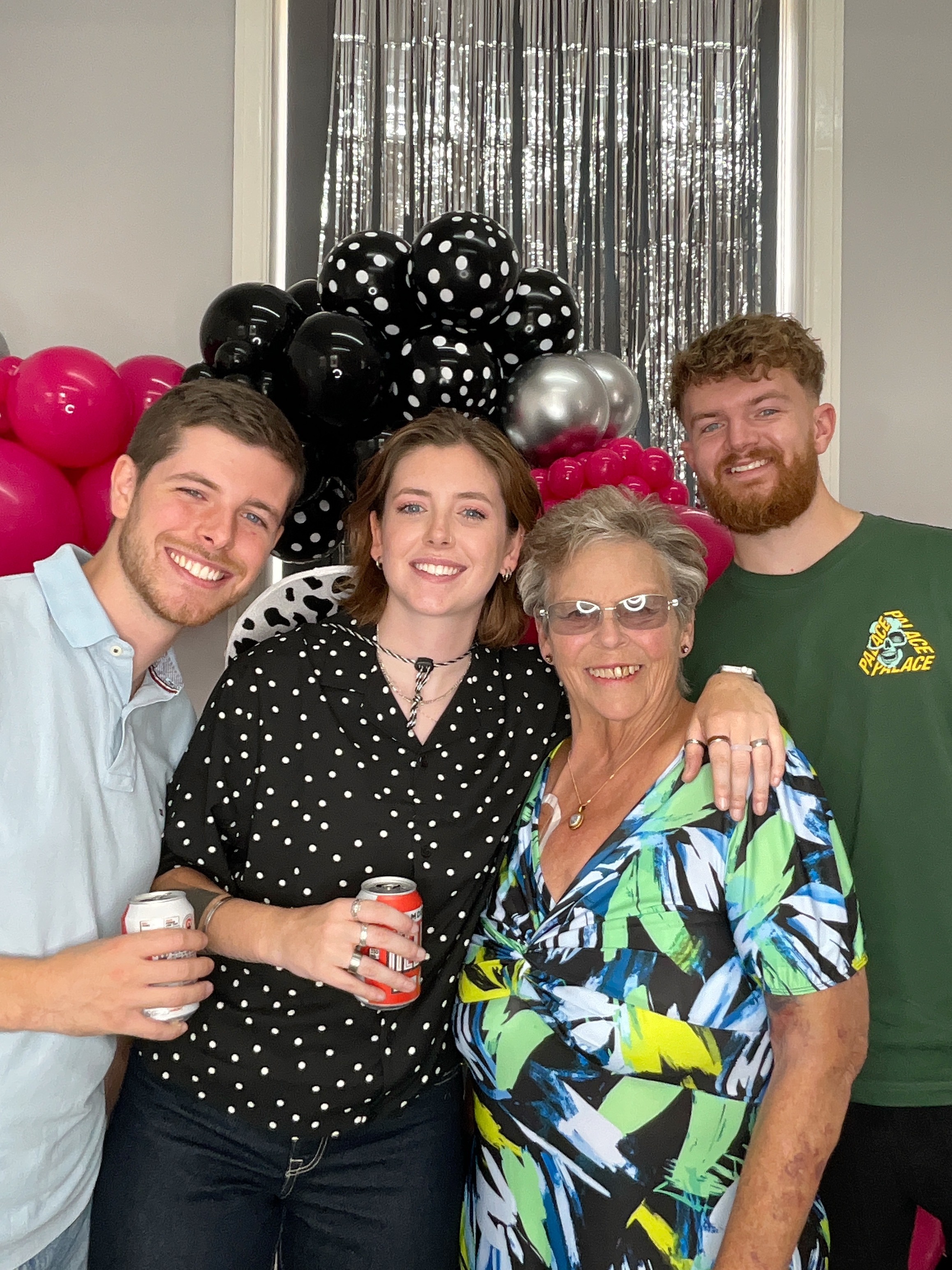 Christine’s 80th Birthday Bash! | View more photos from the event at gallery.magicimages.uk/u/MagicImages/Christine’s-80th-Birthday-Bash