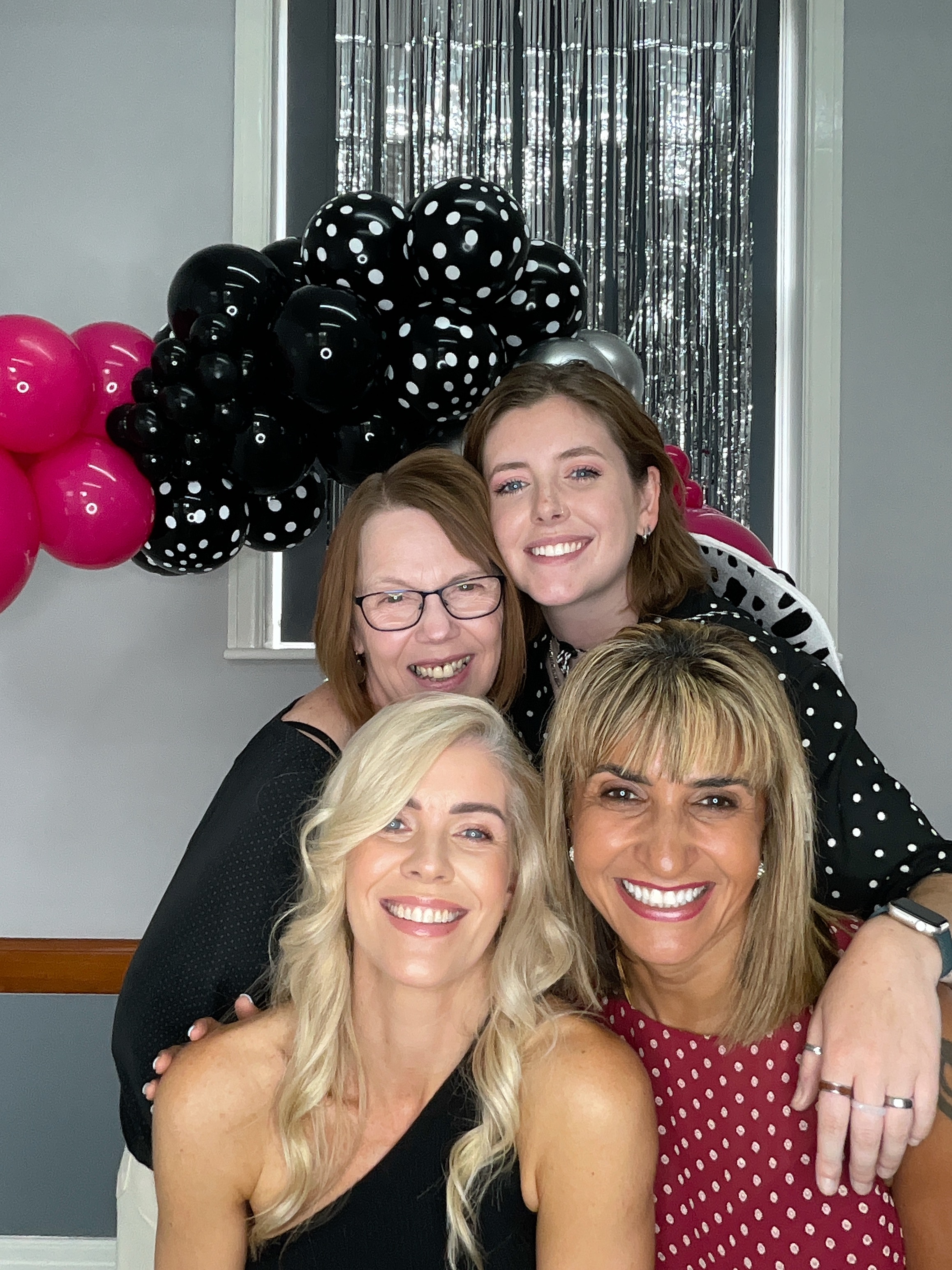 Christine’s 80th Birthday Bash! | View more photos from the event at gallery.magicimages.uk/u/MagicImages/Christine’s-80th-Birthday-Bash