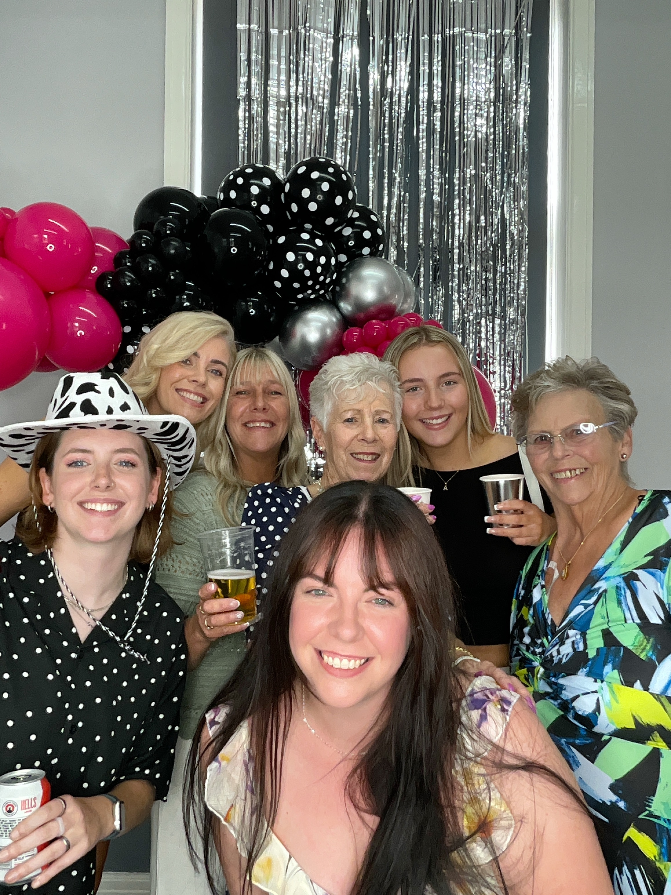 Christine’s 80th Birthday Bash! | View more photos from the event at gallery.magicimages.uk/u/MagicImages/Christine’s-80th-Birthday-Bash