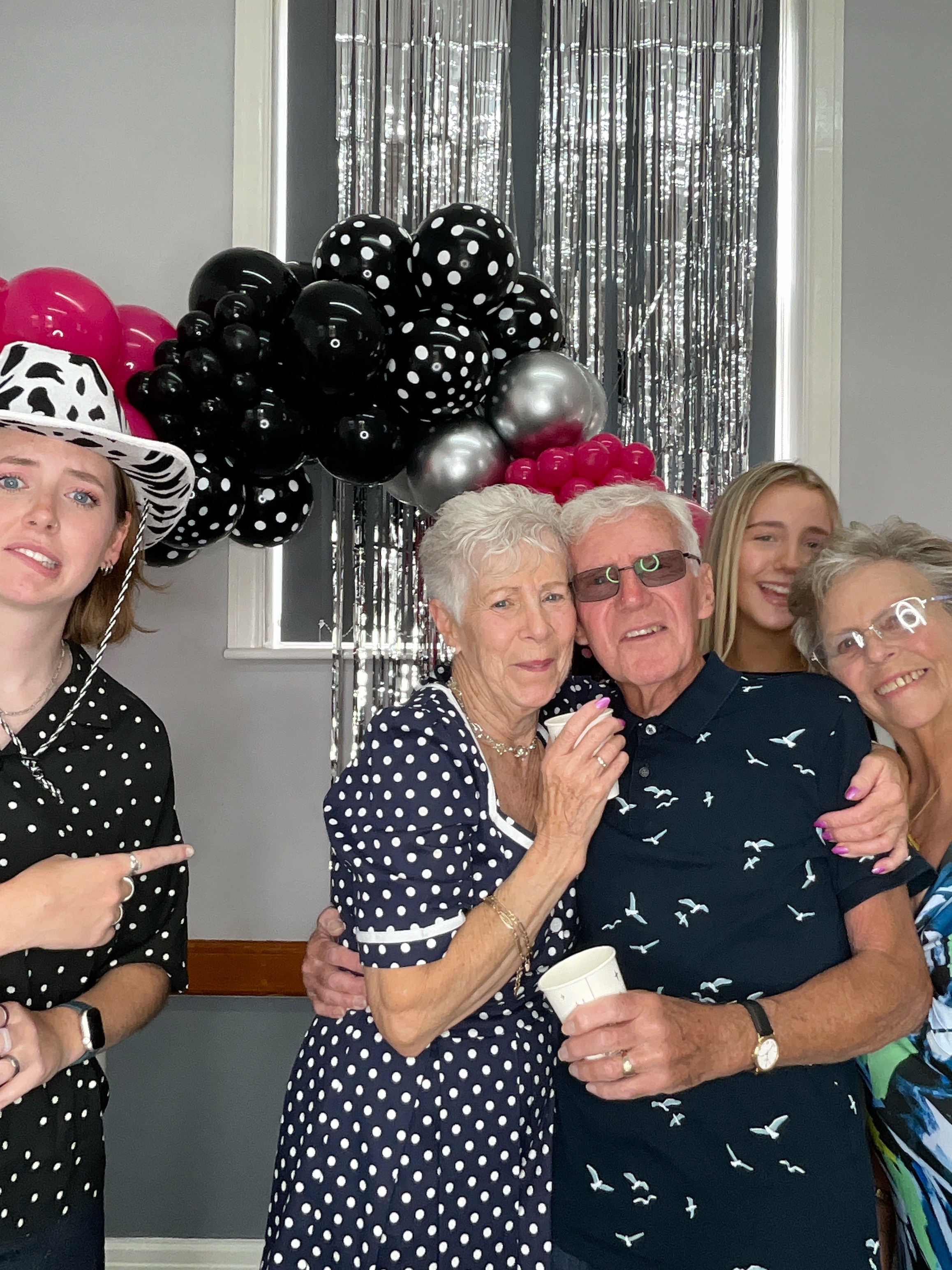 Christine’s 80th Birthday Bash! | View more photos from the event at gallery.magicimages.uk/u/MagicImages/Christine’s-80th-Birthday-Bash