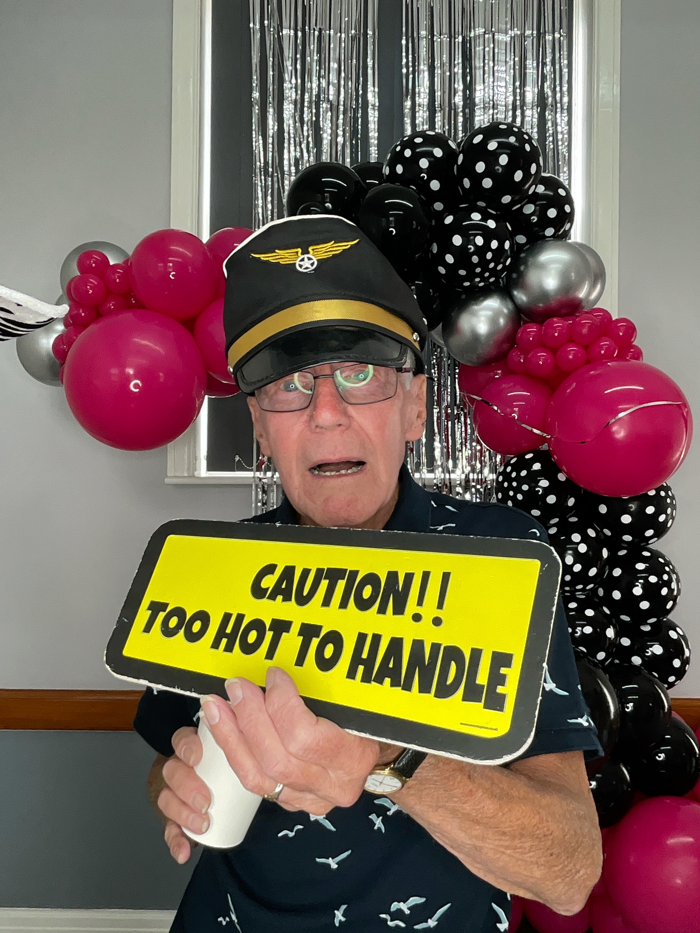 Christine’s 80th Birthday Bash! | View more photos from the event at gallery.magicimages.uk/u/MagicImages/Christine’s-80th-Birthday-Bash