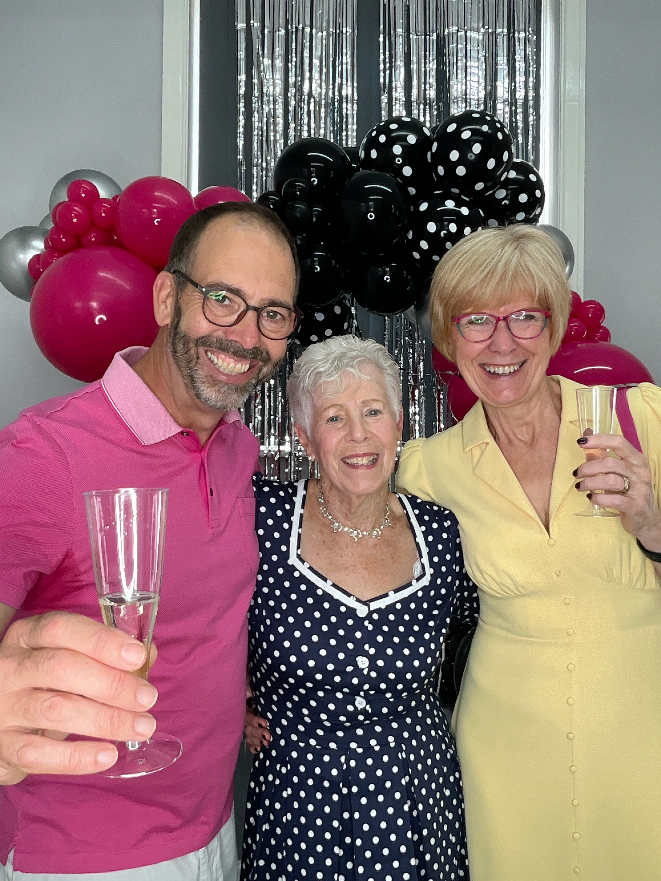 Christine’s 80th Birthday Bash! | View more photos from the event at gallery.magicimages.uk/u/MagicImages/Christine’s-80th-Birthday-Bash