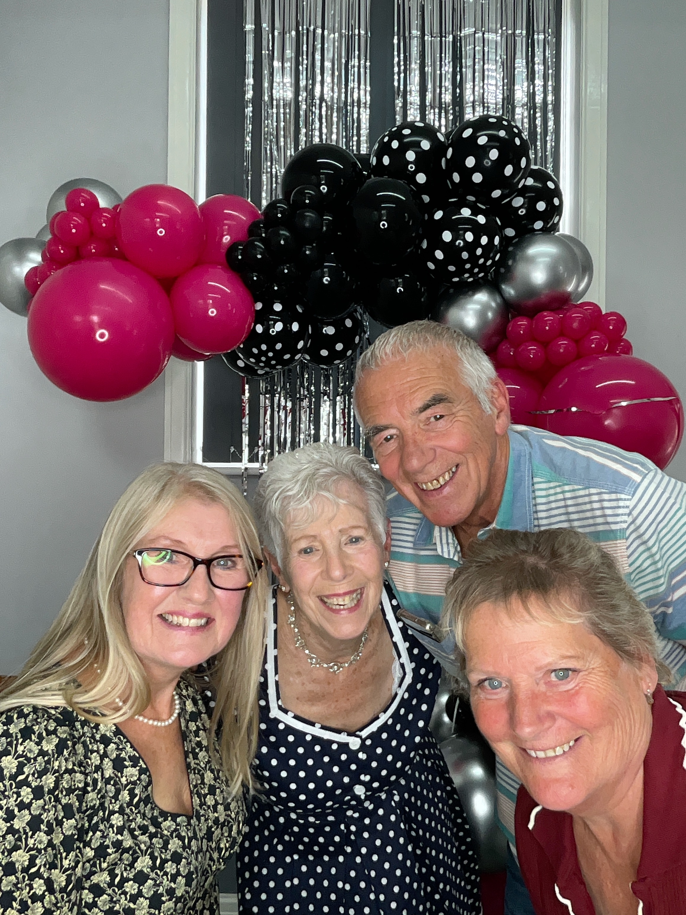 Christine’s 80th Birthday Bash! | View more photos from the event at gallery.magicimages.uk/u/MagicImages/Christine’s-80th-Birthday-Bash