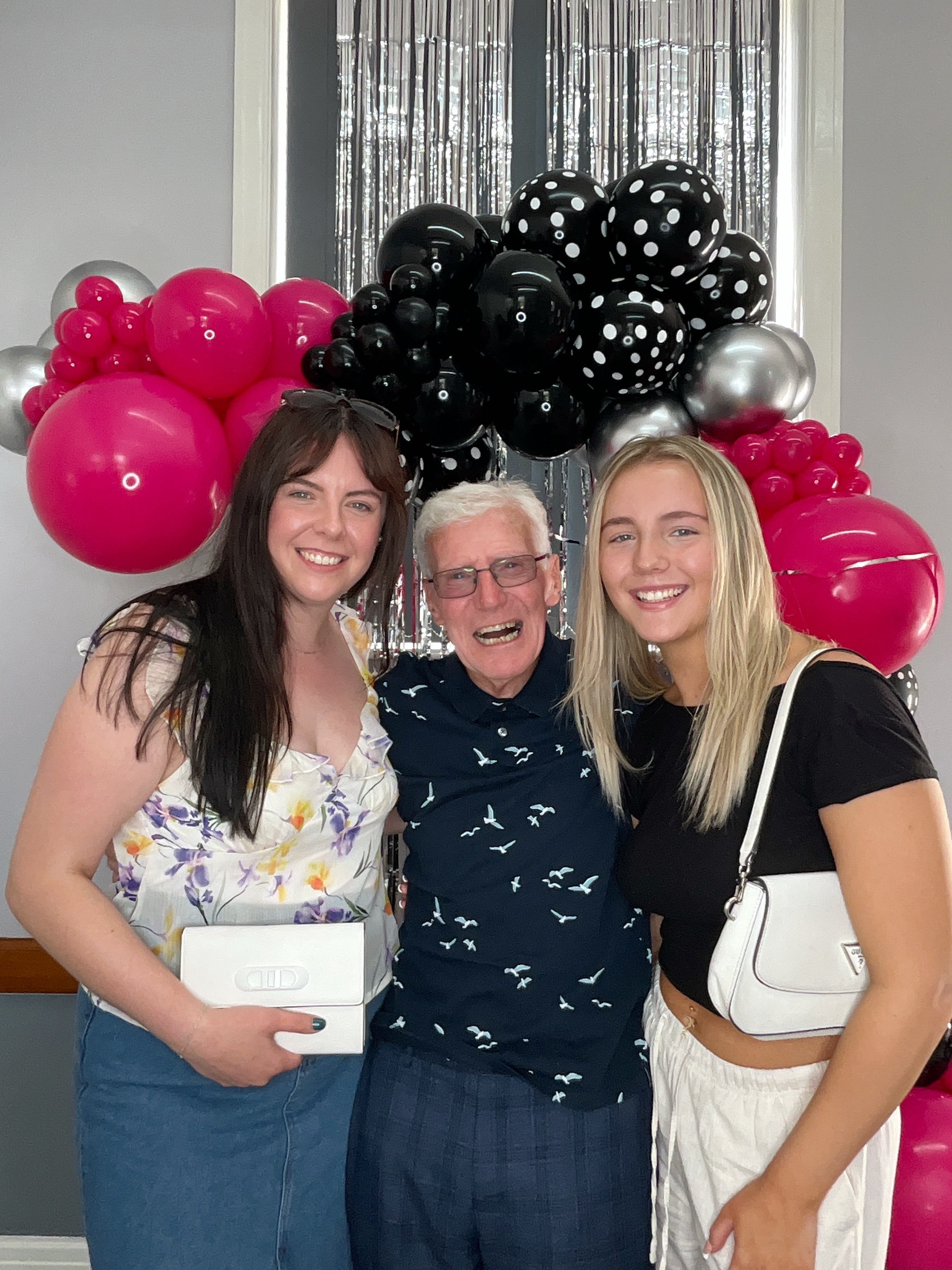 Christine’s 80th Birthday Bash! | View more photos from the event at gallery.magicimages.uk/u/MagicImages/Christine’s-80th-Birthday-Bash