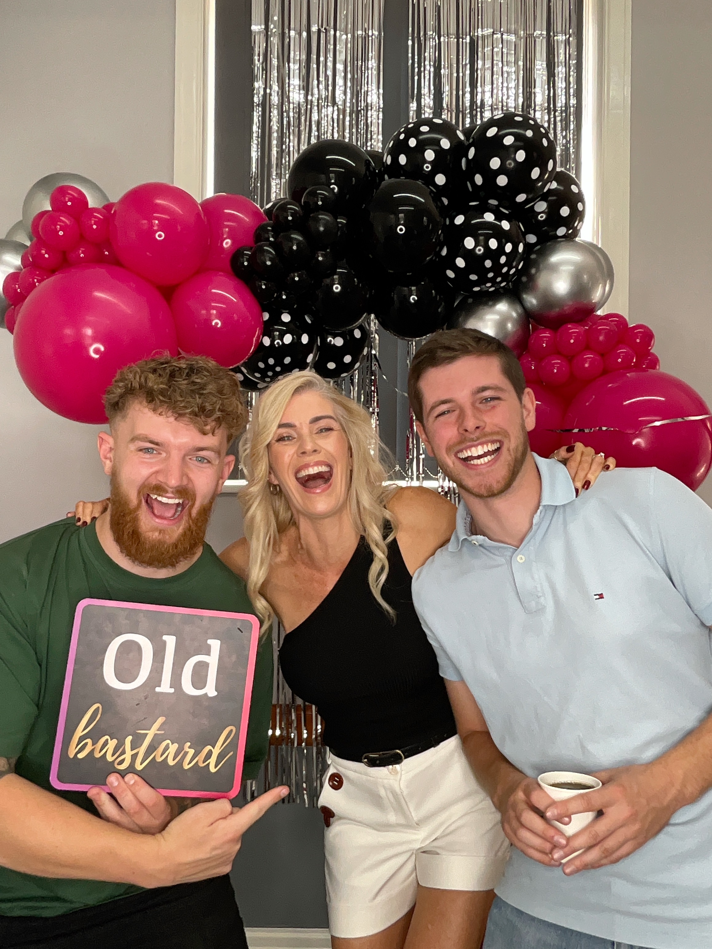 Christine’s 80th Birthday Bash! | View more photos from the event at gallery.magicimages.uk/u/MagicImages/Christine’s-80th-Birthday-Bash