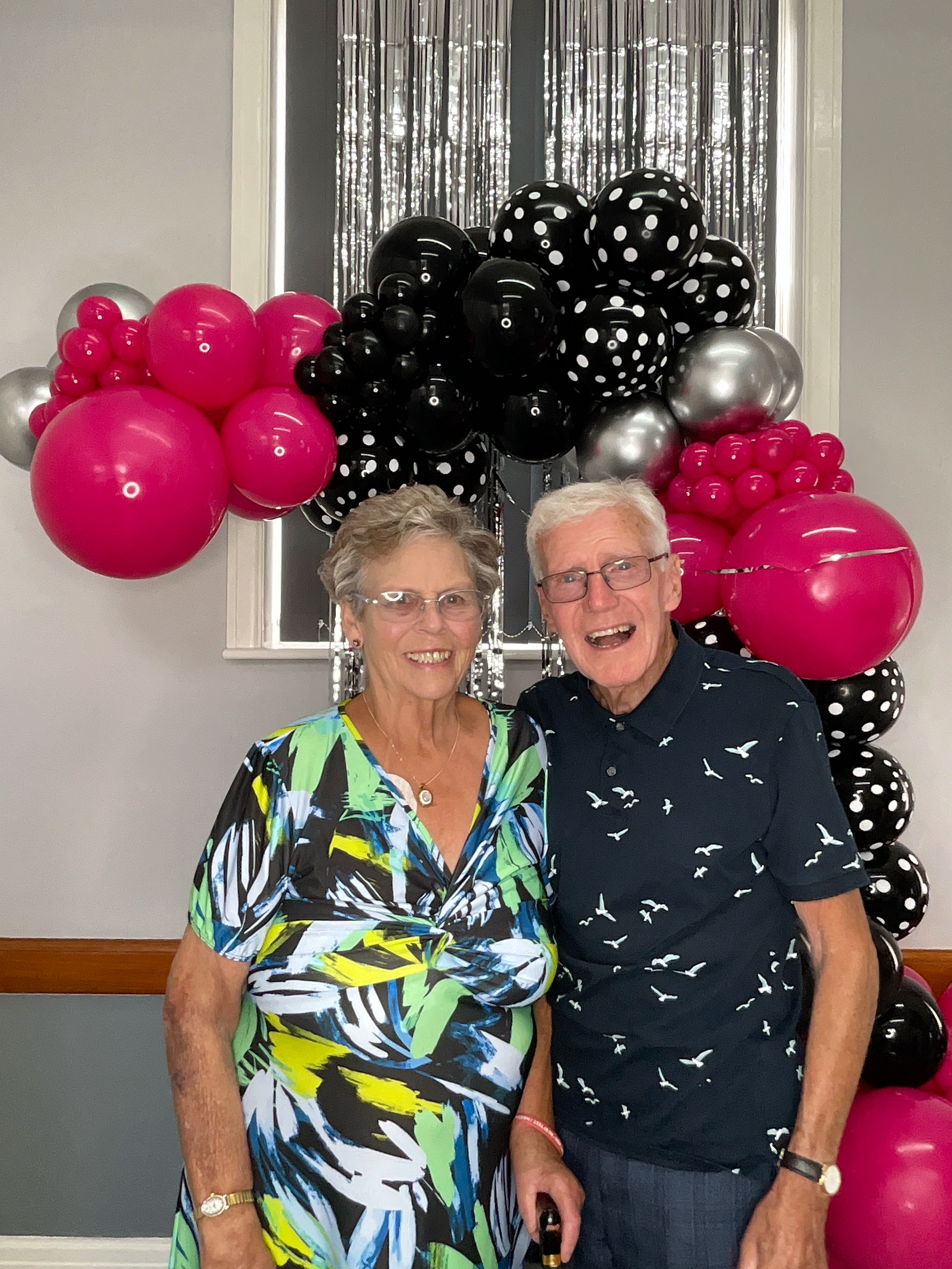 Christine’s 80th Birthday Bash! | View more photos from the event at gallery.magicimages.uk/u/MagicImages/Christine’s-80th-Birthday-Bash