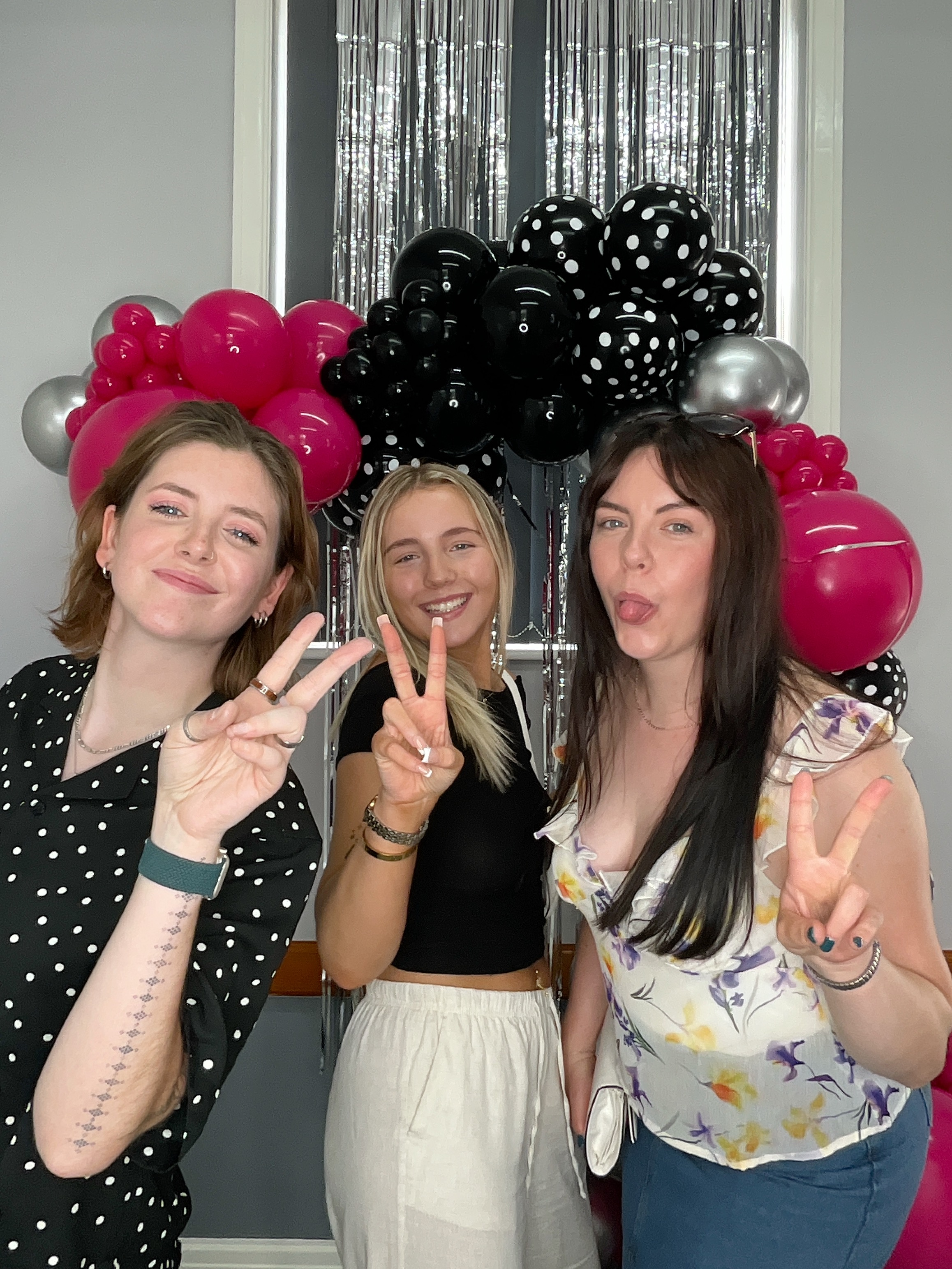 Christine’s 80th Birthday Bash! | View more photos from the event at gallery.magicimages.uk/u/MagicImages/Christine’s-80th-Birthday-Bash