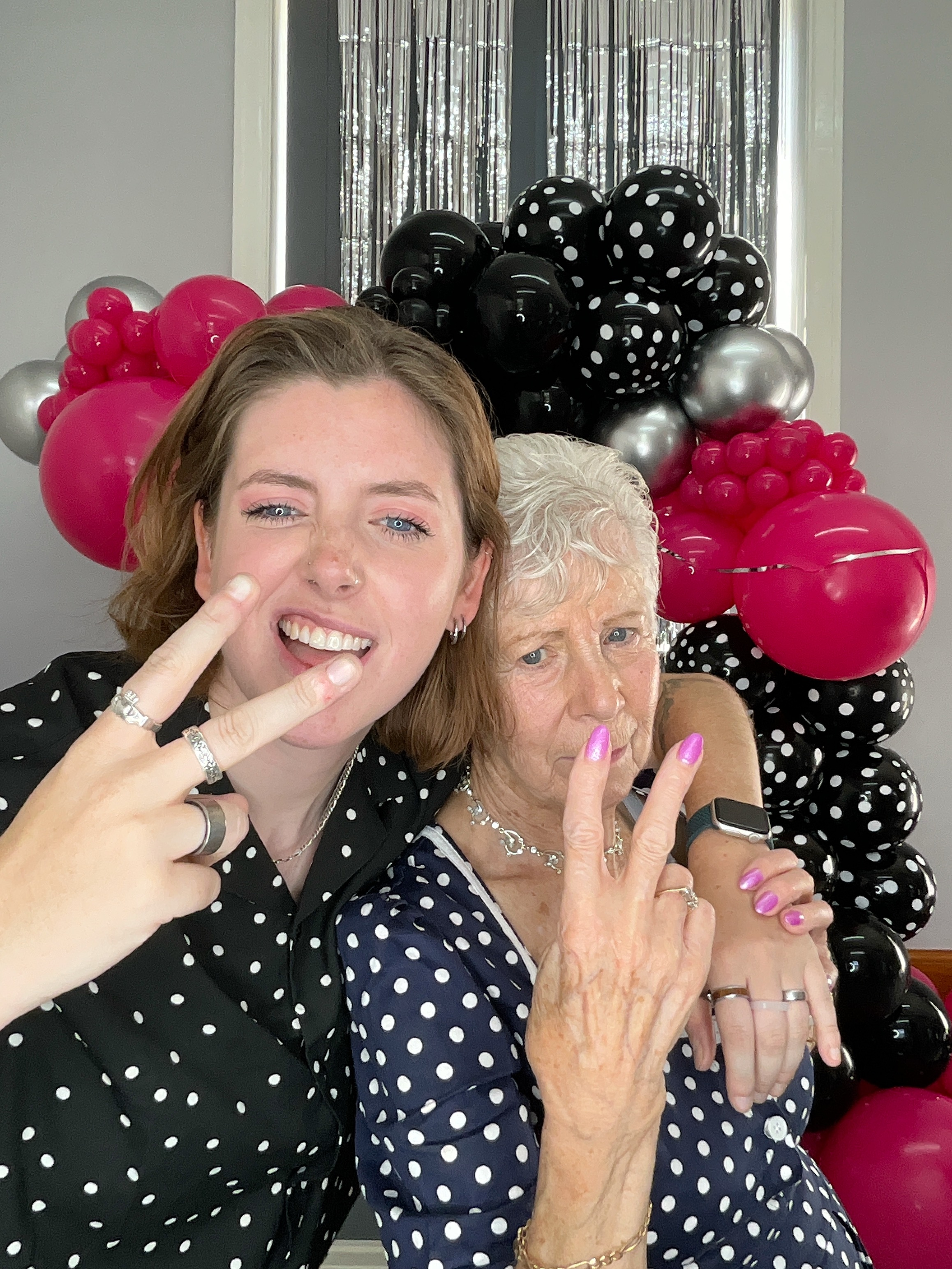 Christine’s 80th Birthday Bash! | View more photos from the event at gallery.magicimages.uk/u/MagicImages/Christine’s-80th-Birthday-Bash