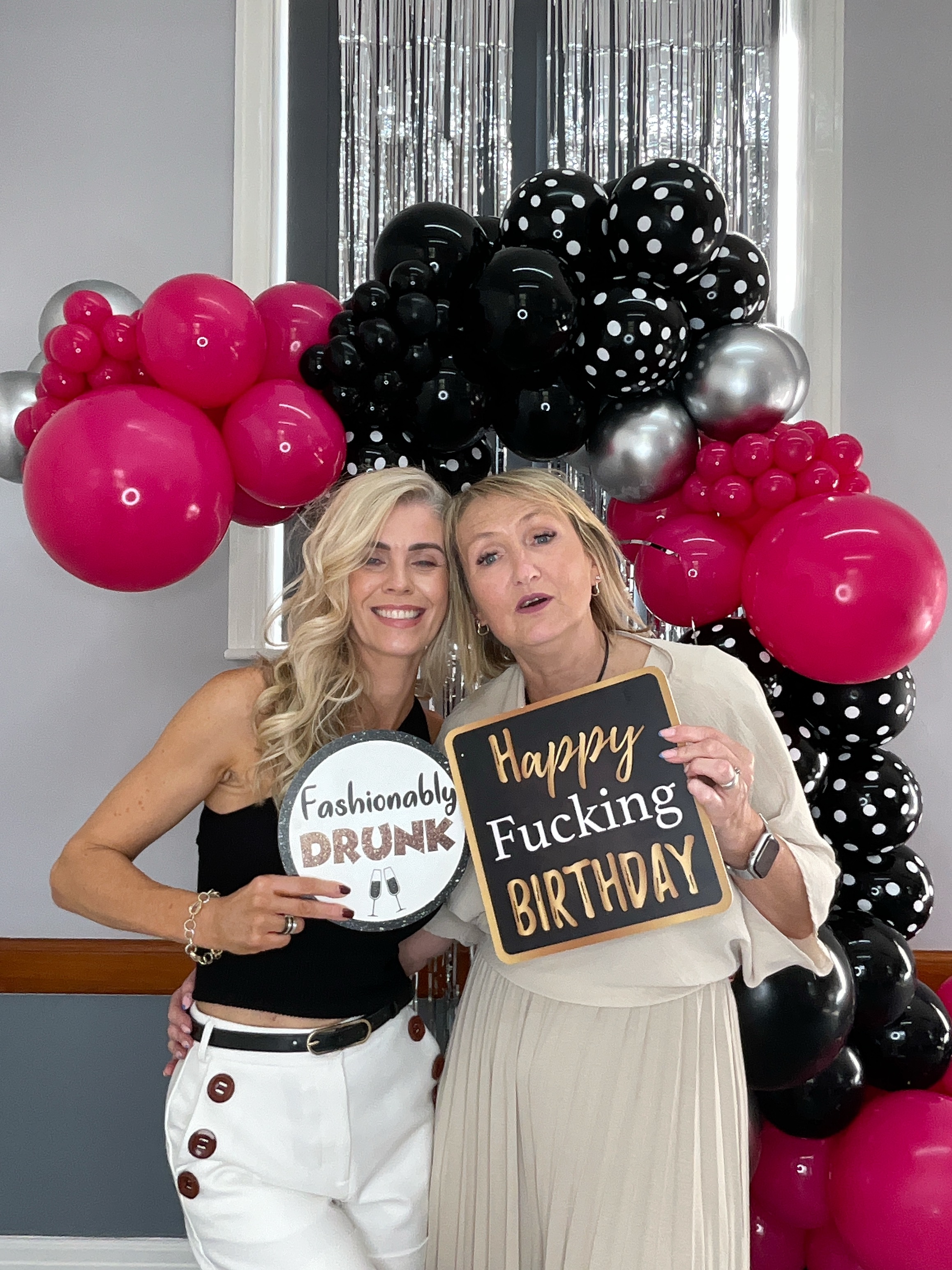 Christine’s 80th Birthday Bash! | View more photos from the event at gallery.magicimages.uk/u/MagicImages/Christine’s-80th-Birthday-Bash