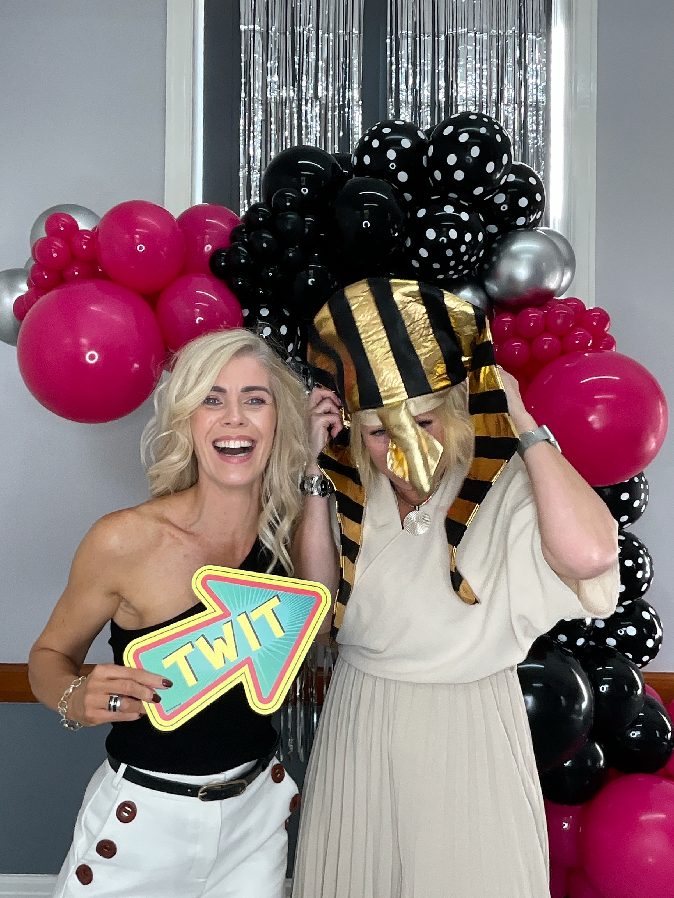 Christine’s 80th Birthday Bash! | View more photos from the event at gallery.magicimages.uk/u/MagicImages/Christine’s-80th-Birthday-Bash