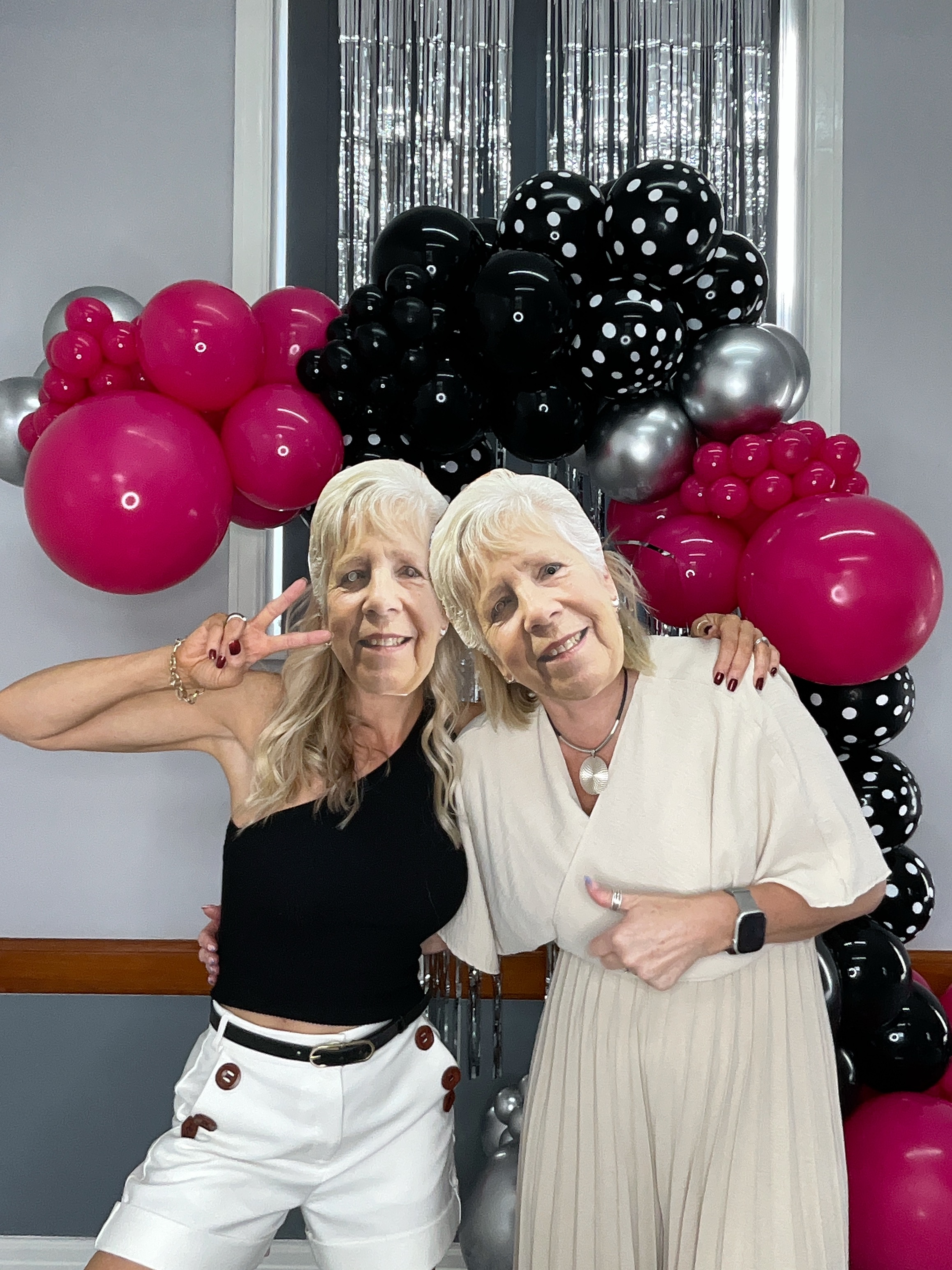 Christine’s 80th Birthday Bash! | View more photos from the event at gallery.magicimages.uk/u/MagicImages/Christine’s-80th-Birthday-Bash