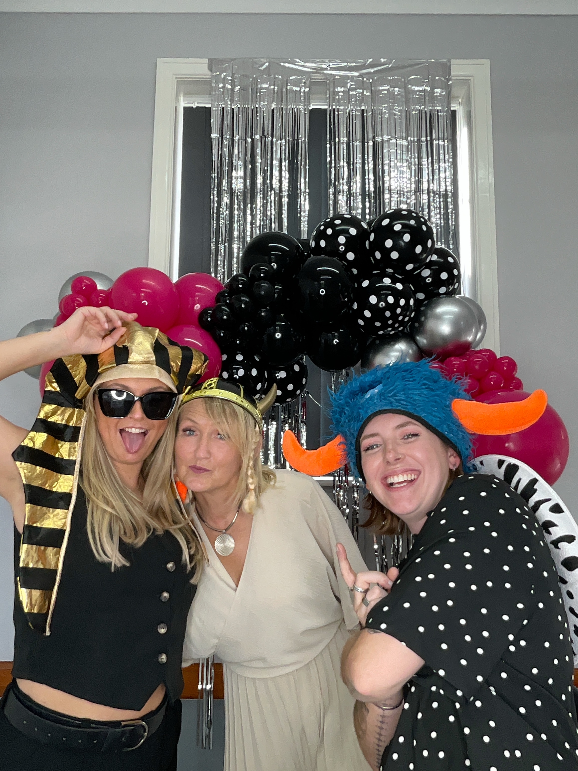 Christine’s 80th Birthday Bash! | View more photos from the event at gallery.magicimages.uk/u/MagicImages/Christine’s-80th-Birthday-Bash