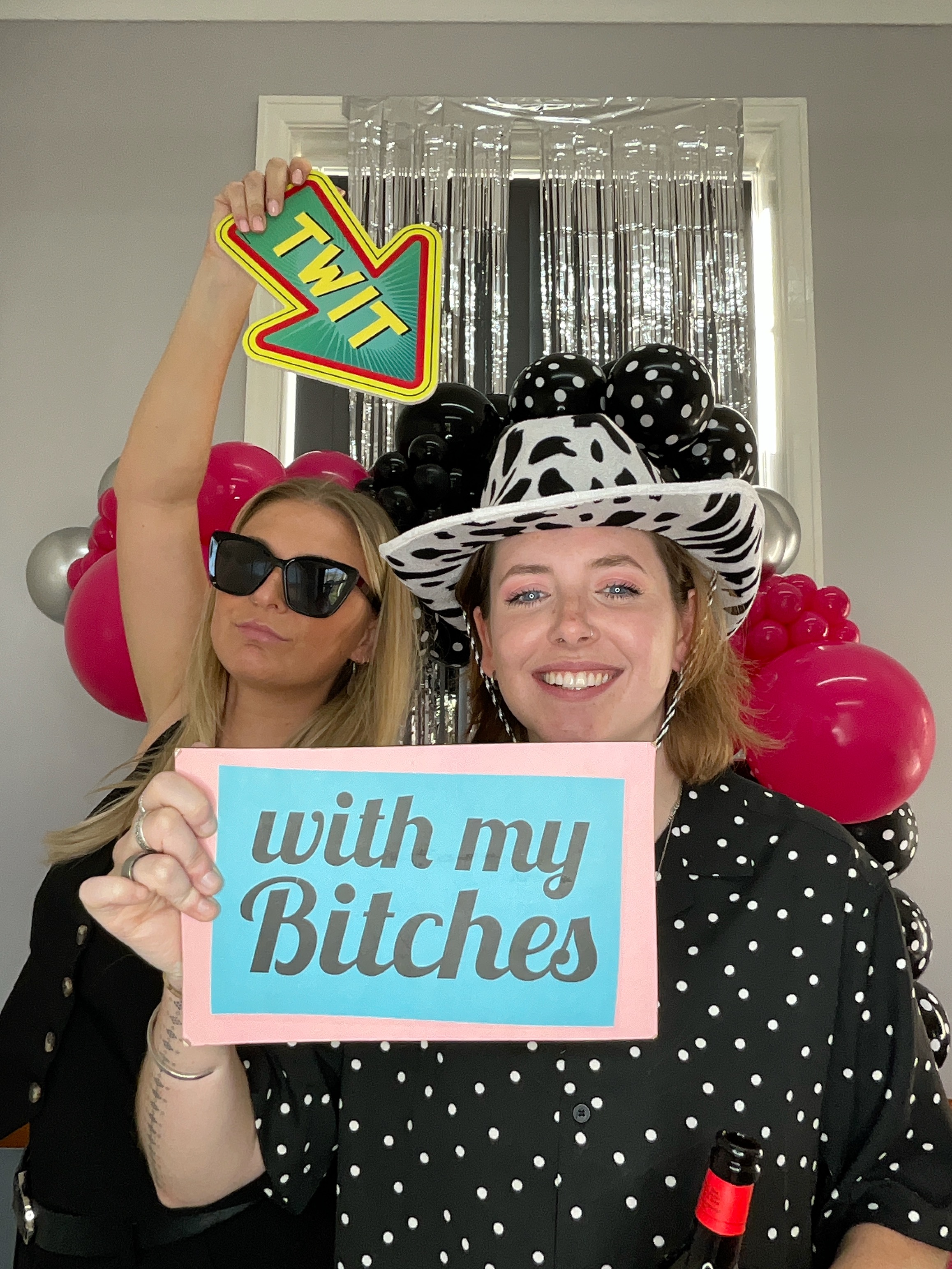 Christine’s 80th Birthday Bash! | View more photos from the event at gallery.magicimages.uk/u/MagicImages/Christine’s-80th-Birthday-Bash