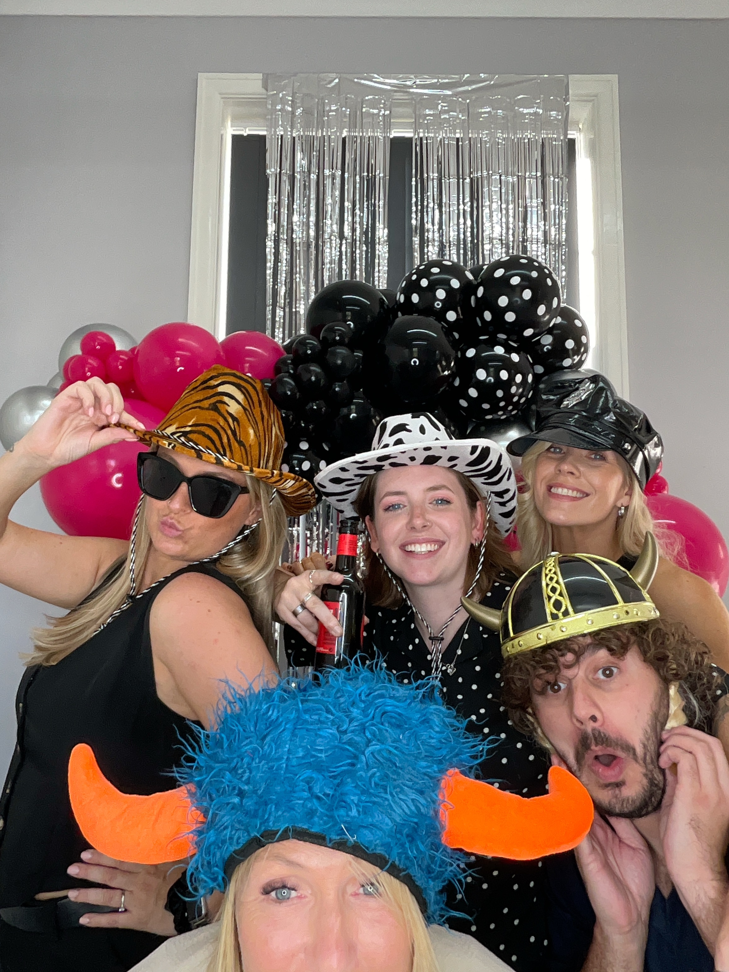 Christine’s 80th Birthday Bash! | View more photos from the event at gallery.magicimages.uk/u/MagicImages/Christine’s-80th-Birthday-Bash