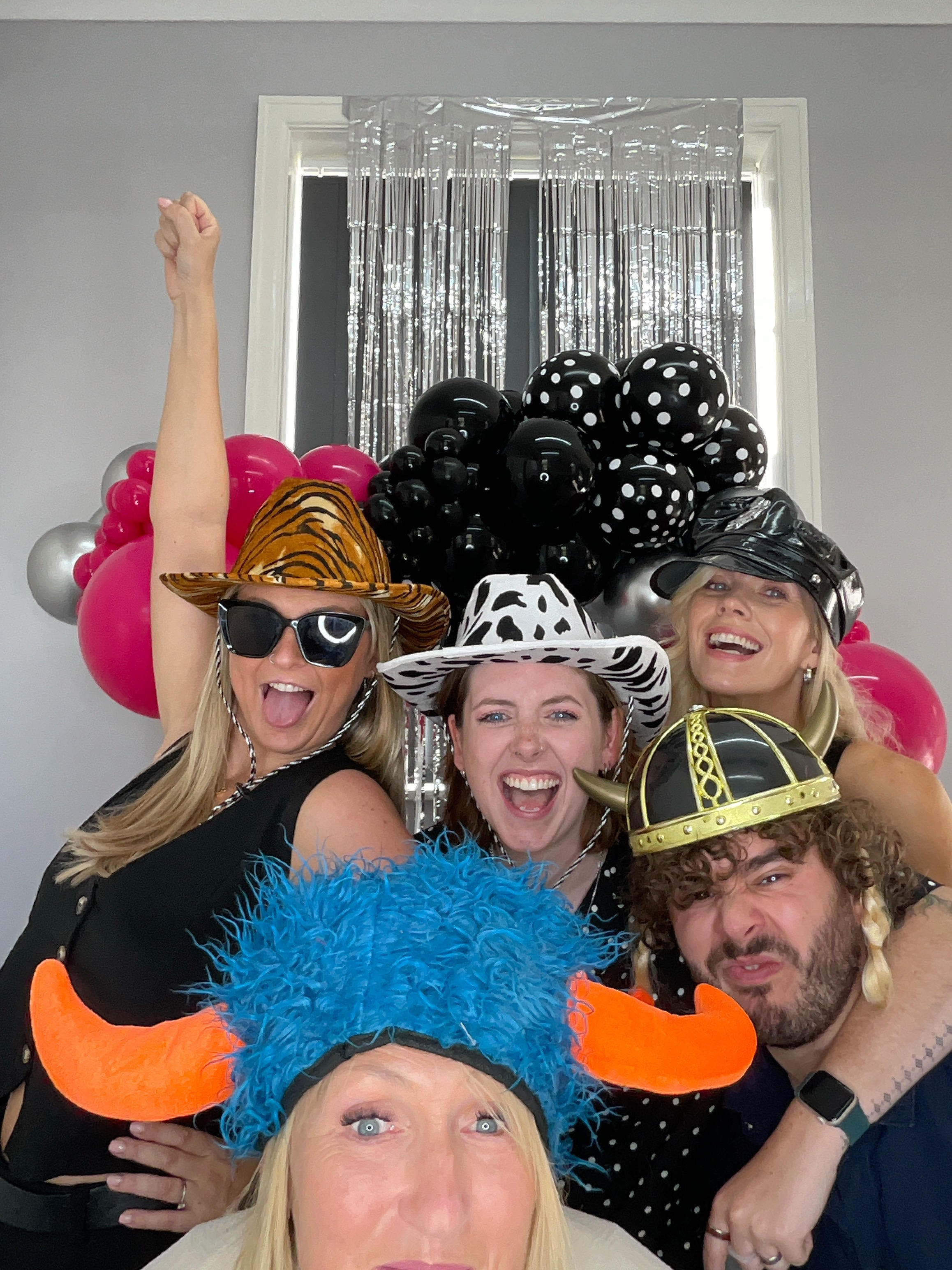 Christine’s 80th Birthday Bash! | View more photos from the event at gallery.magicimages.uk/u/MagicImages/Christine’s-80th-Birthday-Bash