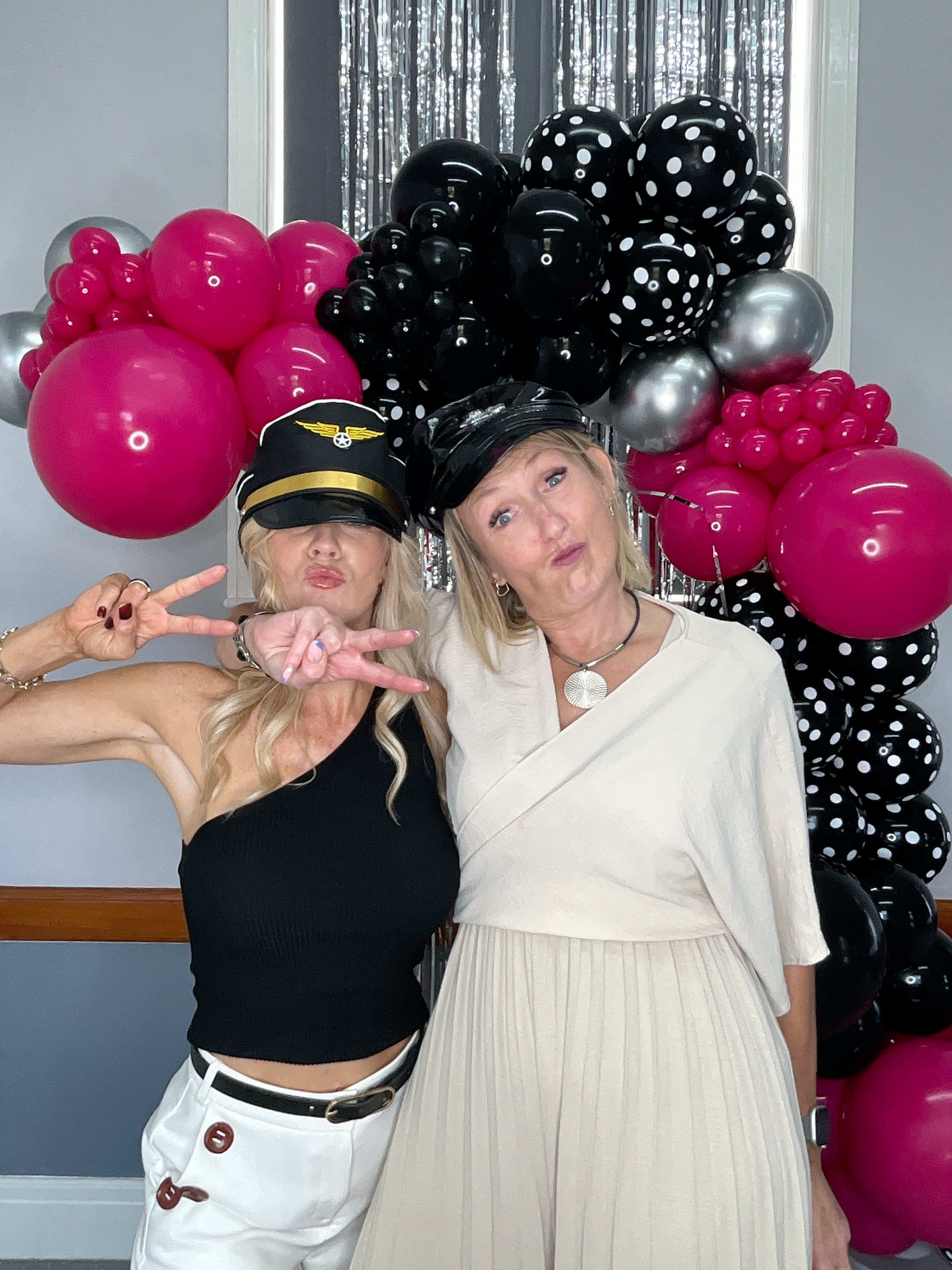 Christine’s 80th Birthday Bash! | View more photos from the event at gallery.magicimages.uk/u/MagicImages/Christine’s-80th-Birthday-Bash