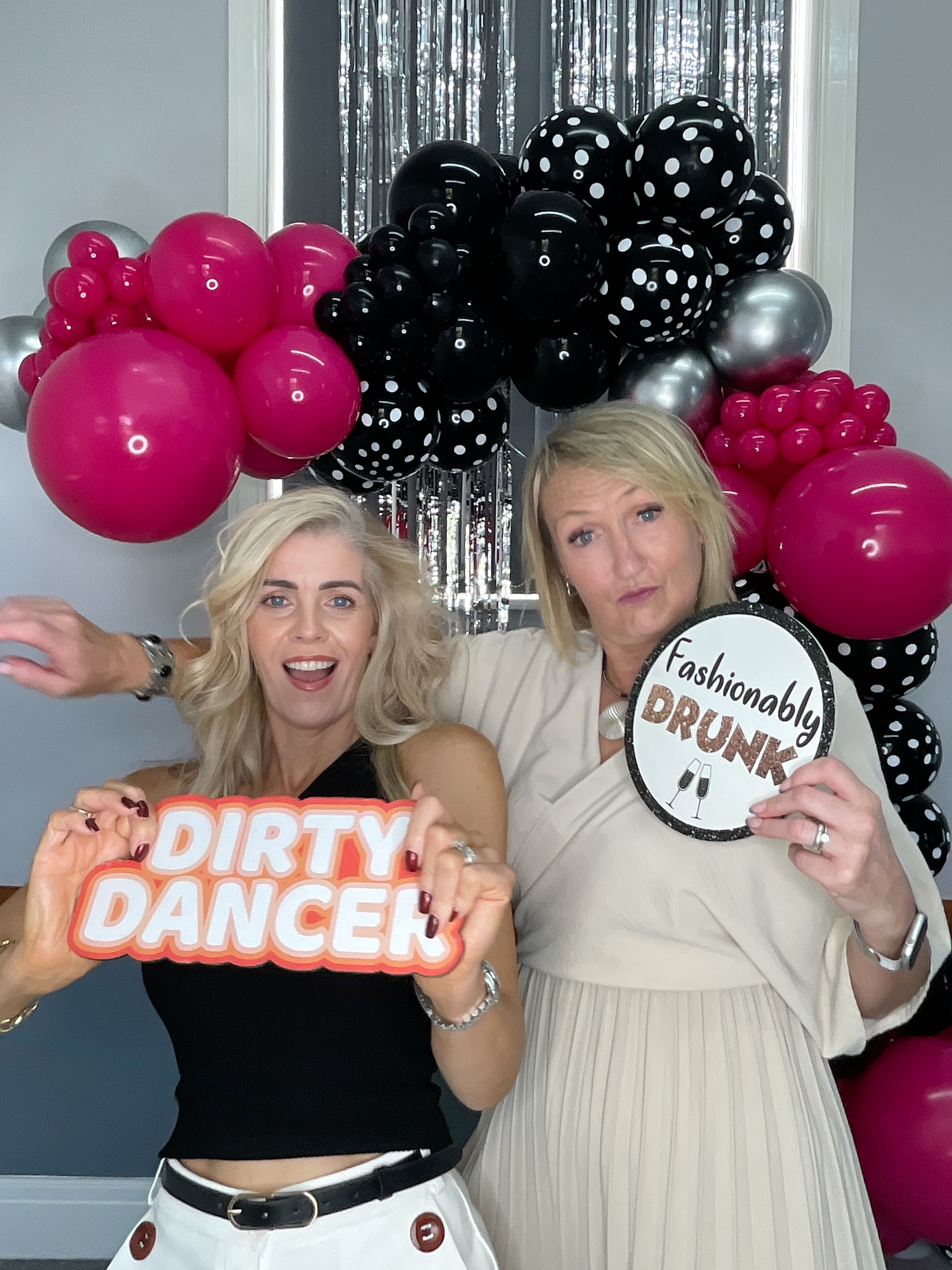 Christine’s 80th Birthday Bash! | View more photos from the event at gallery.magicimages.uk/u/MagicImages/Christine’s-80th-Birthday-Bash