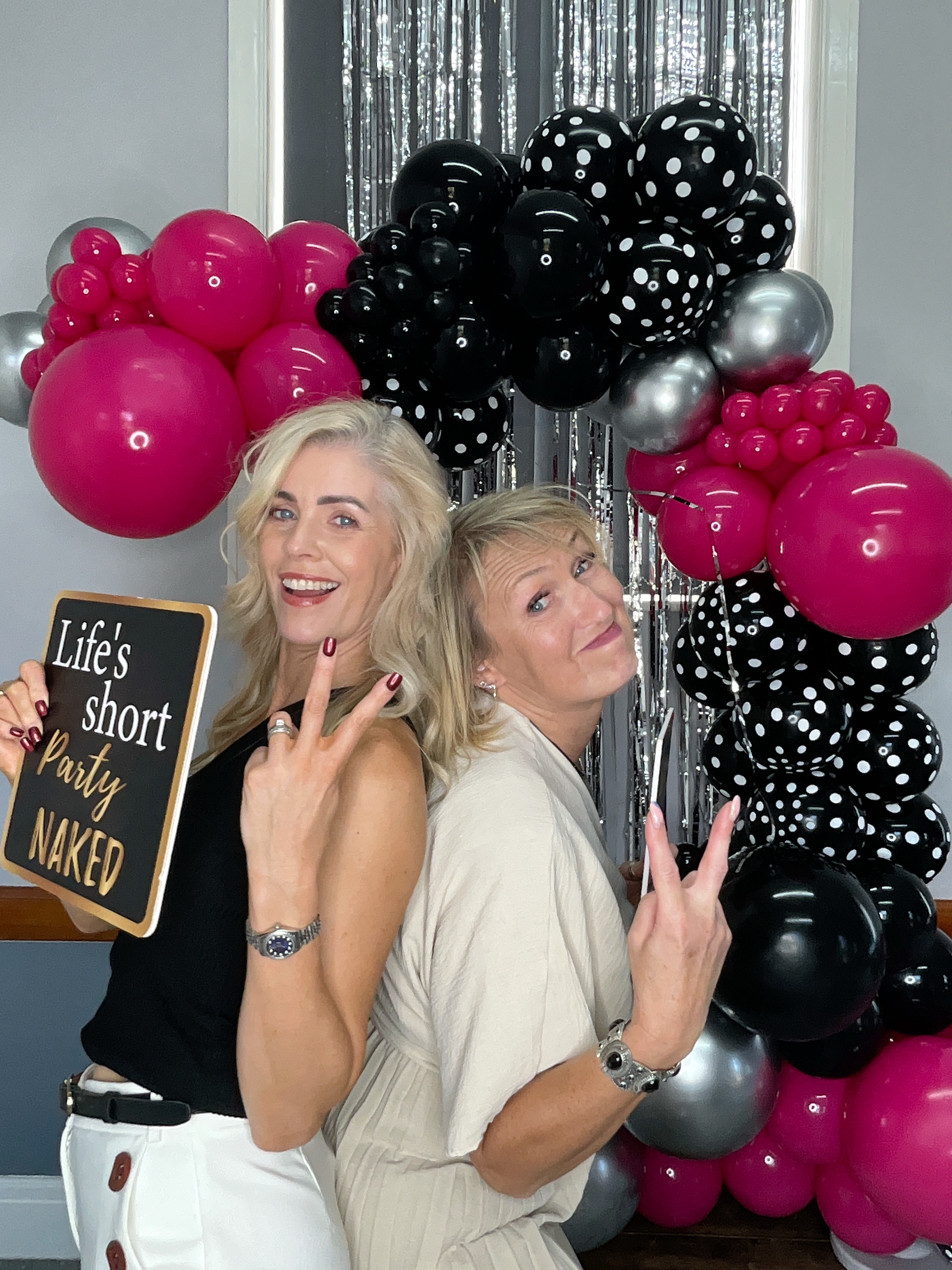 Christine’s 80th Birthday Bash! | View more photos from the event at gallery.magicimages.uk/u/MagicImages/Christine’s-80th-Birthday-Bash