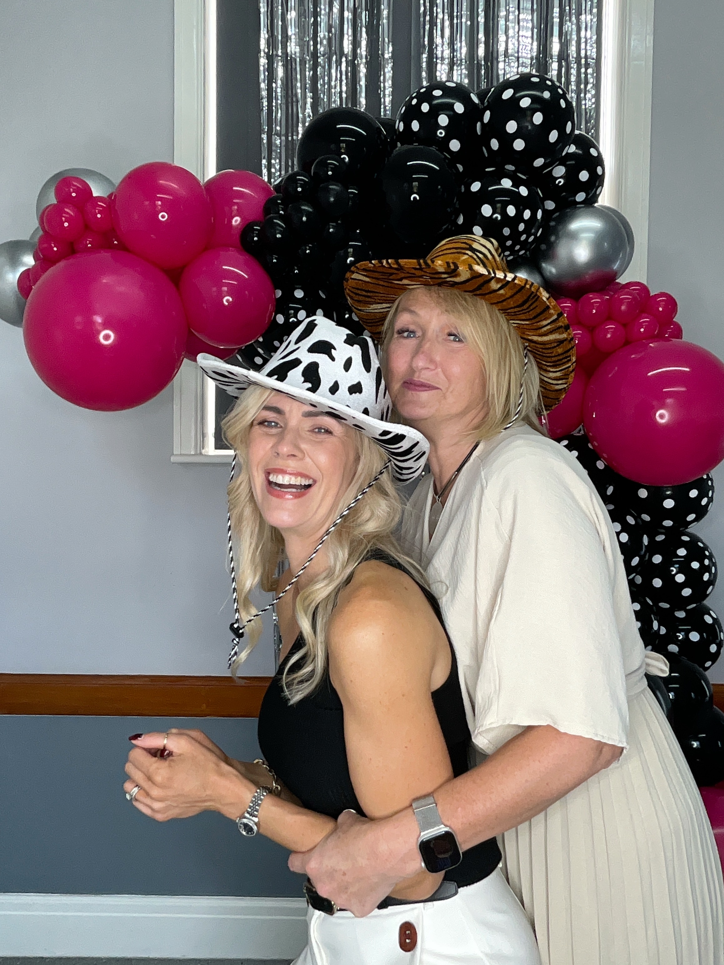 Christine’s 80th Birthday Bash! | View more photos from the event at gallery.magicimages.uk/u/MagicImages/Christine’s-80th-Birthday-Bash