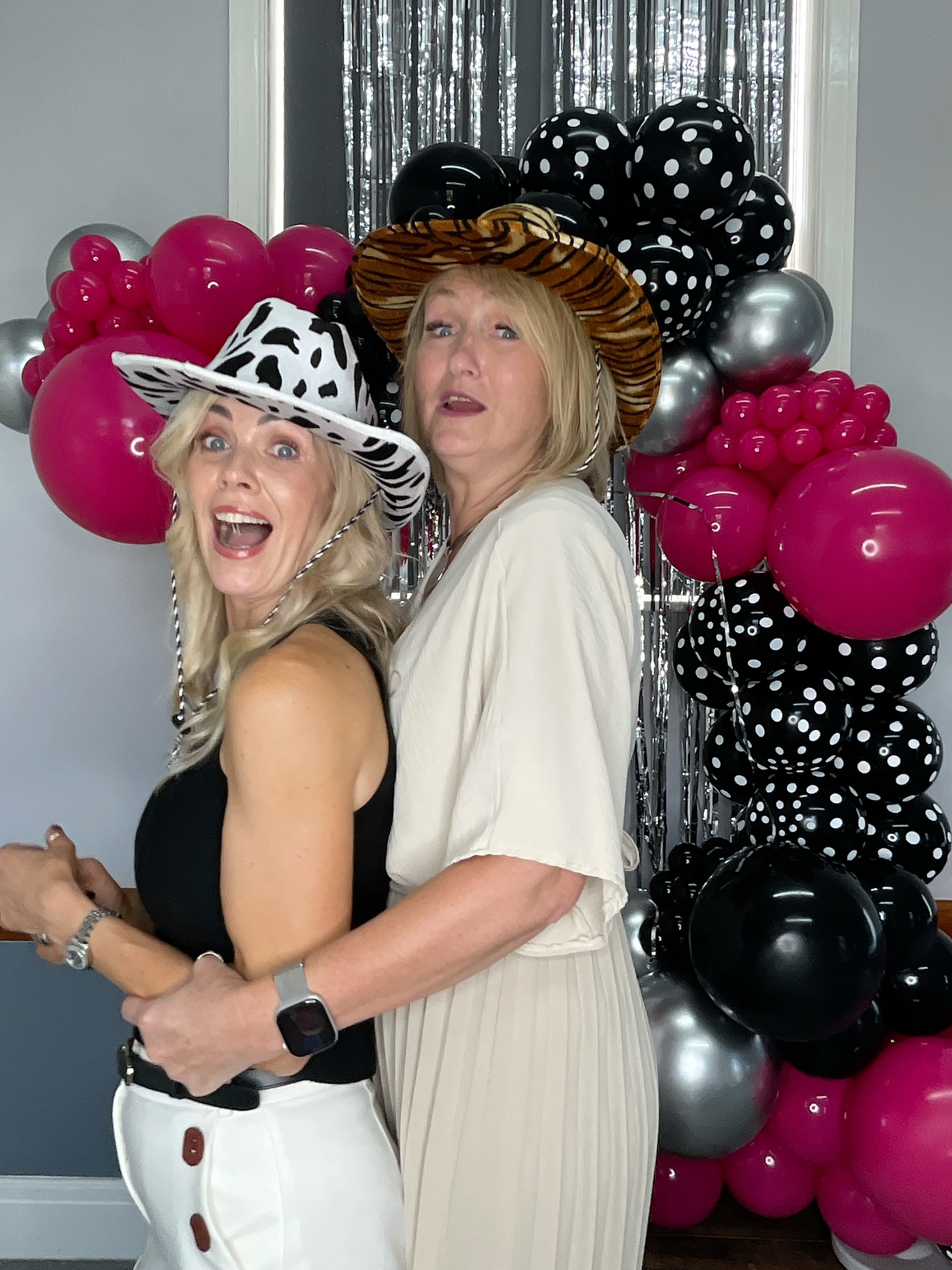 Christine’s 80th Birthday Bash! | View more photos from the event at gallery.magicimages.uk/u/MagicImages/Christine’s-80th-Birthday-Bash