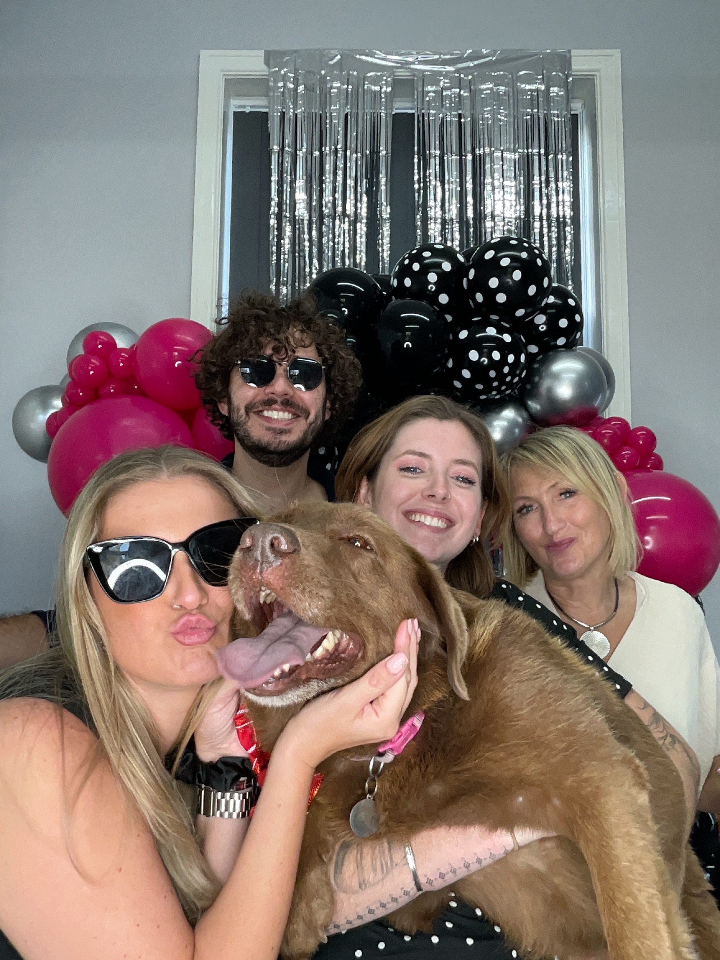 Christine’s 80th Birthday Bash! | View more photos from the event at gallery.magicimages.uk/u/MagicImages/Christine’s-80th-Birthday-Bash