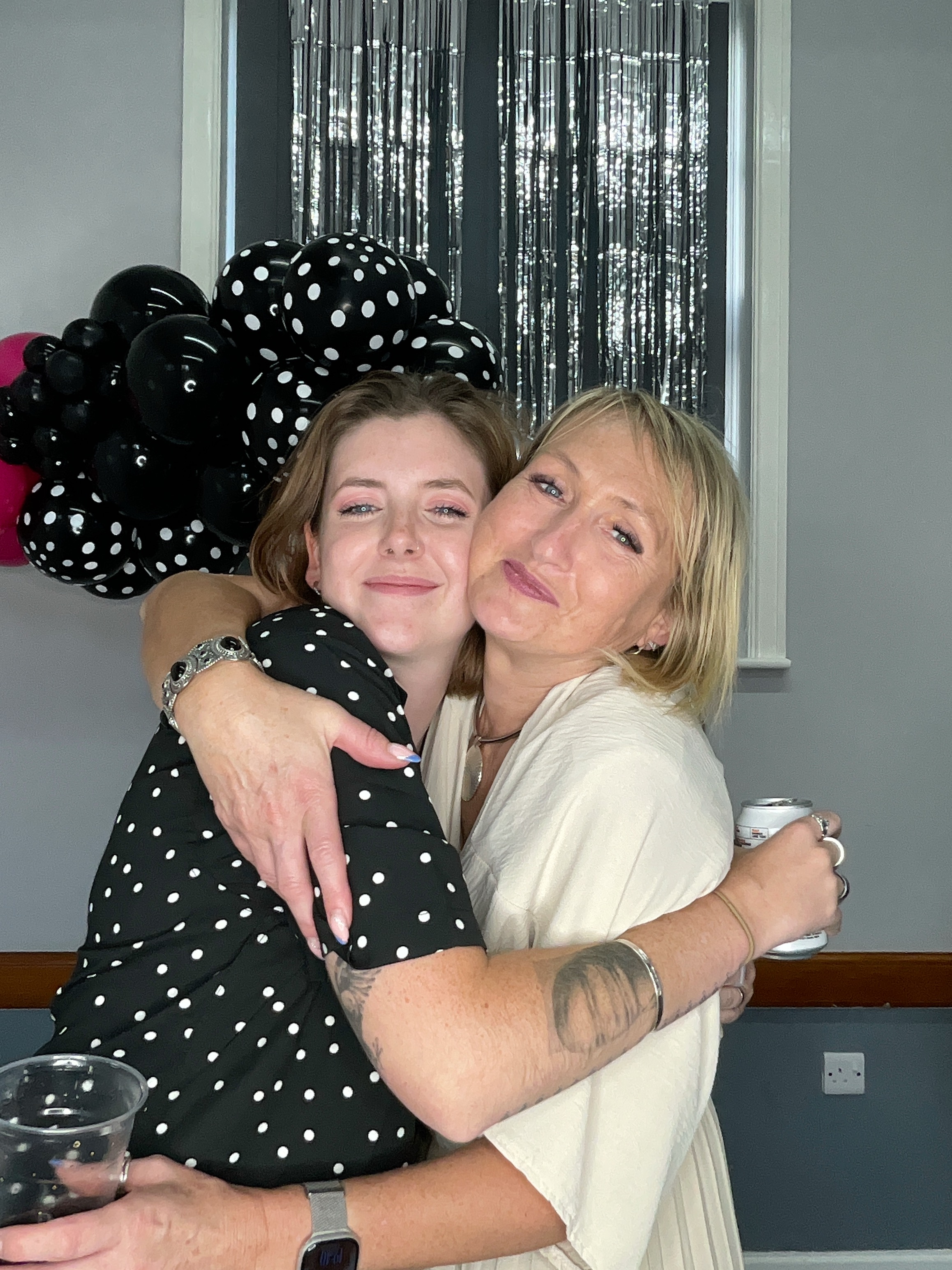 Christine’s 80th Birthday Bash! | View more photos from the event at gallery.magicimages.uk/u/MagicImages/Christine’s-80th-Birthday-Bash