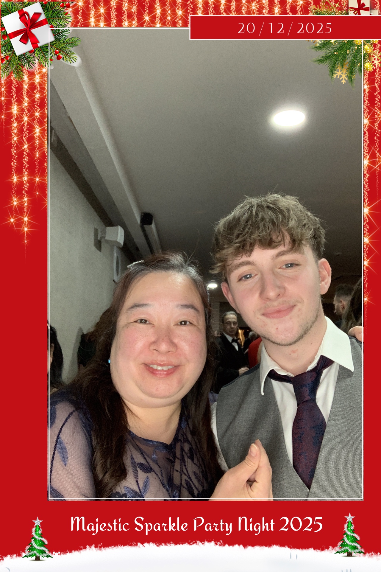 Christmas Party Nights  | View more photos from the event at gallery.magicimages.uk/u/MagicImages/Christmas-Party-Nights-6