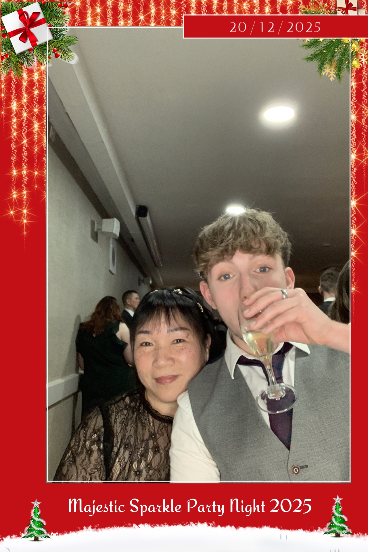 Christmas Party Nights  | View more photos from the event at gallery.magicimages.uk/u/MagicImages/Christmas-Party-Nights-6