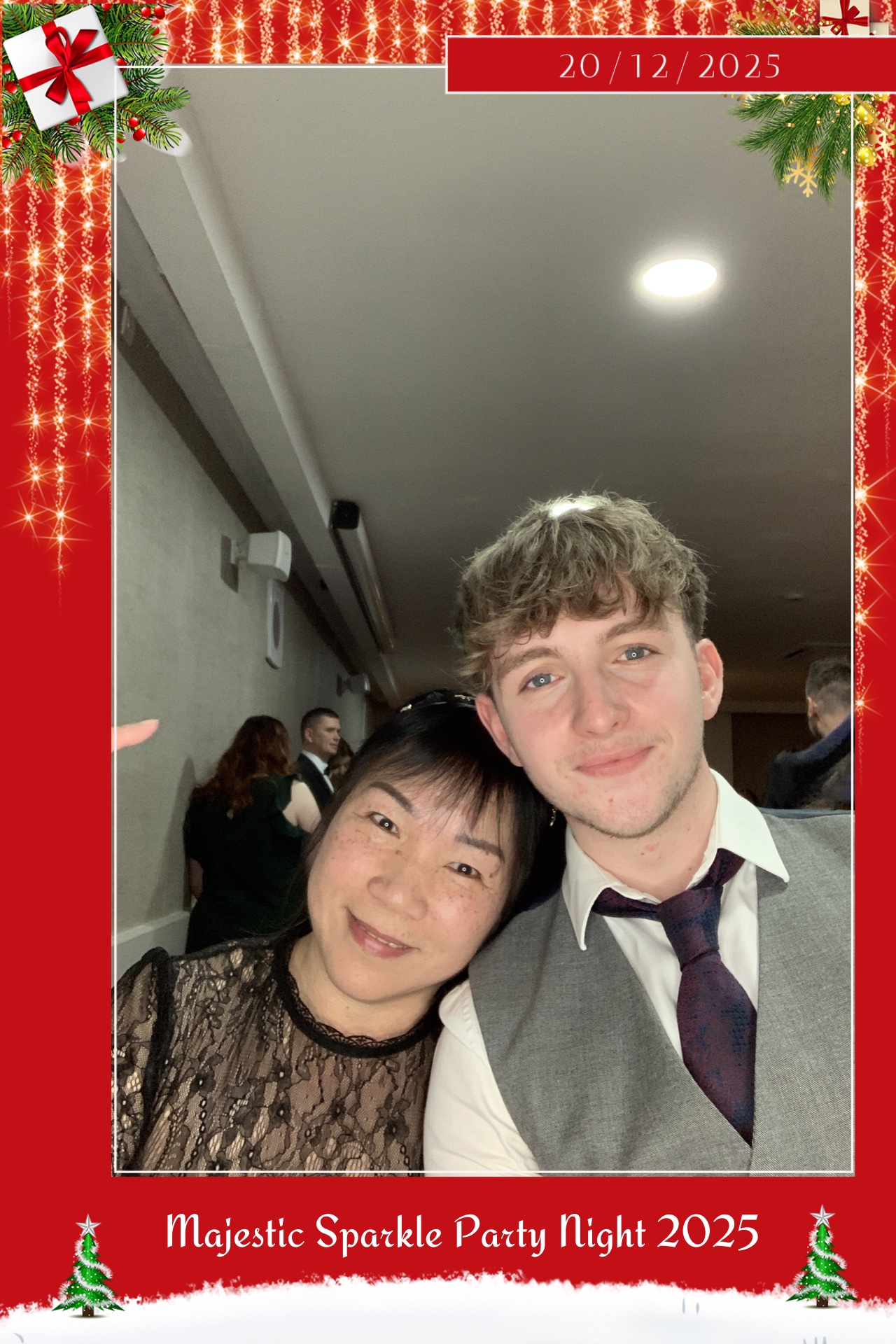 Christmas Party Nights  | View more photos from the event at gallery.magicimages.uk/u/MagicImages/Christmas-Party-Nights-6