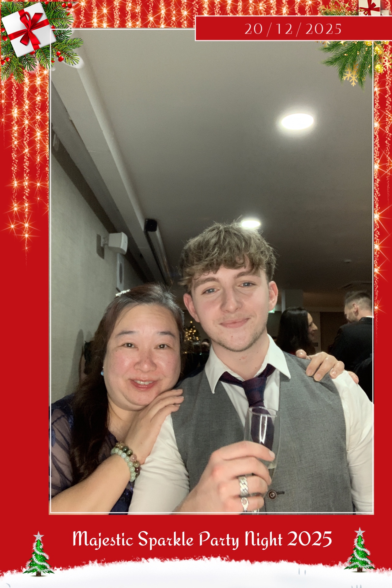 Christmas Party Nights  | View more photos from the event at gallery.magicimages.uk/u/MagicImages/Christmas-Party-Nights-6