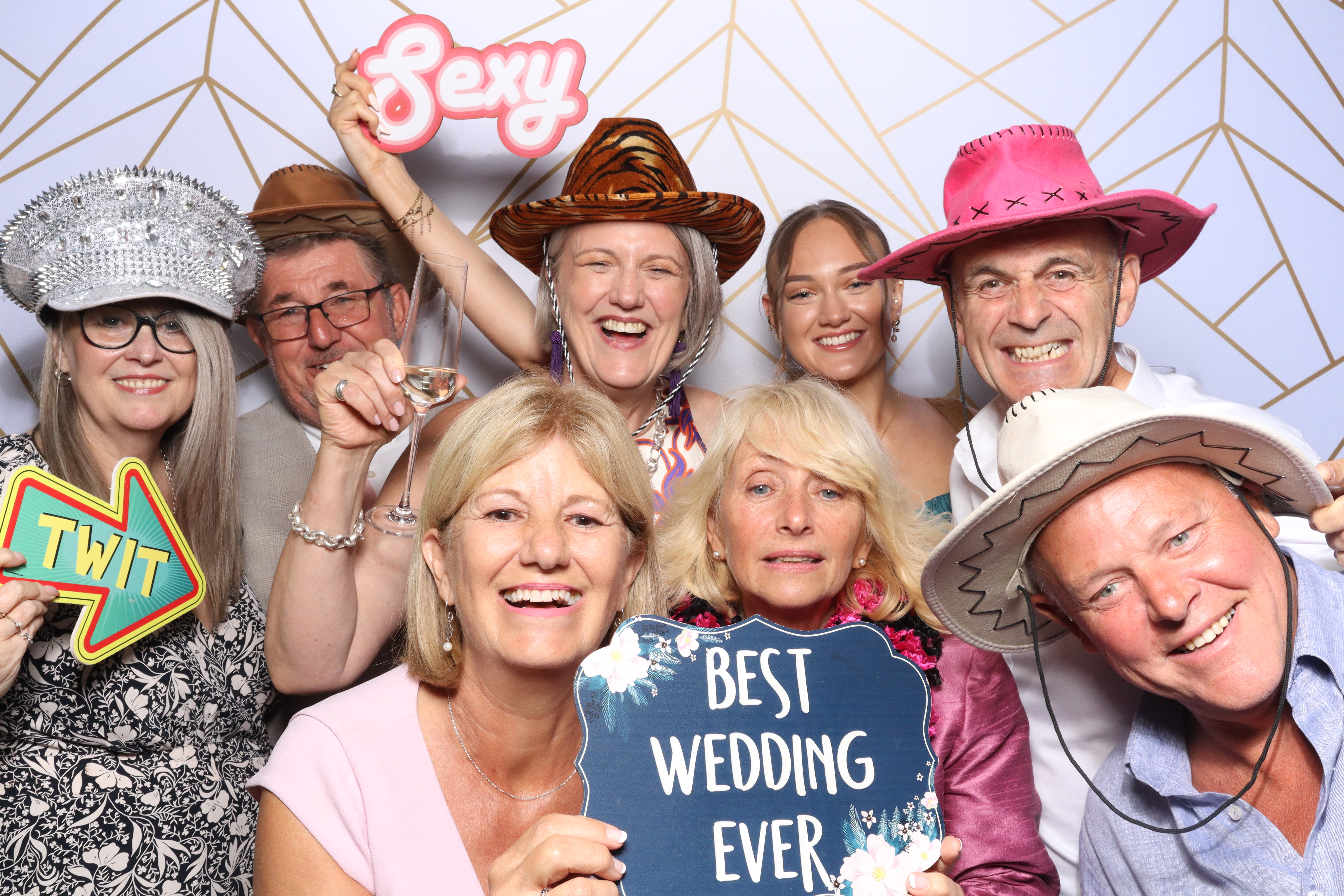 Dawn & Amy  | View more photos from the event at gallery.magicimages.uk/u/MagicImages/Dawn-Amy