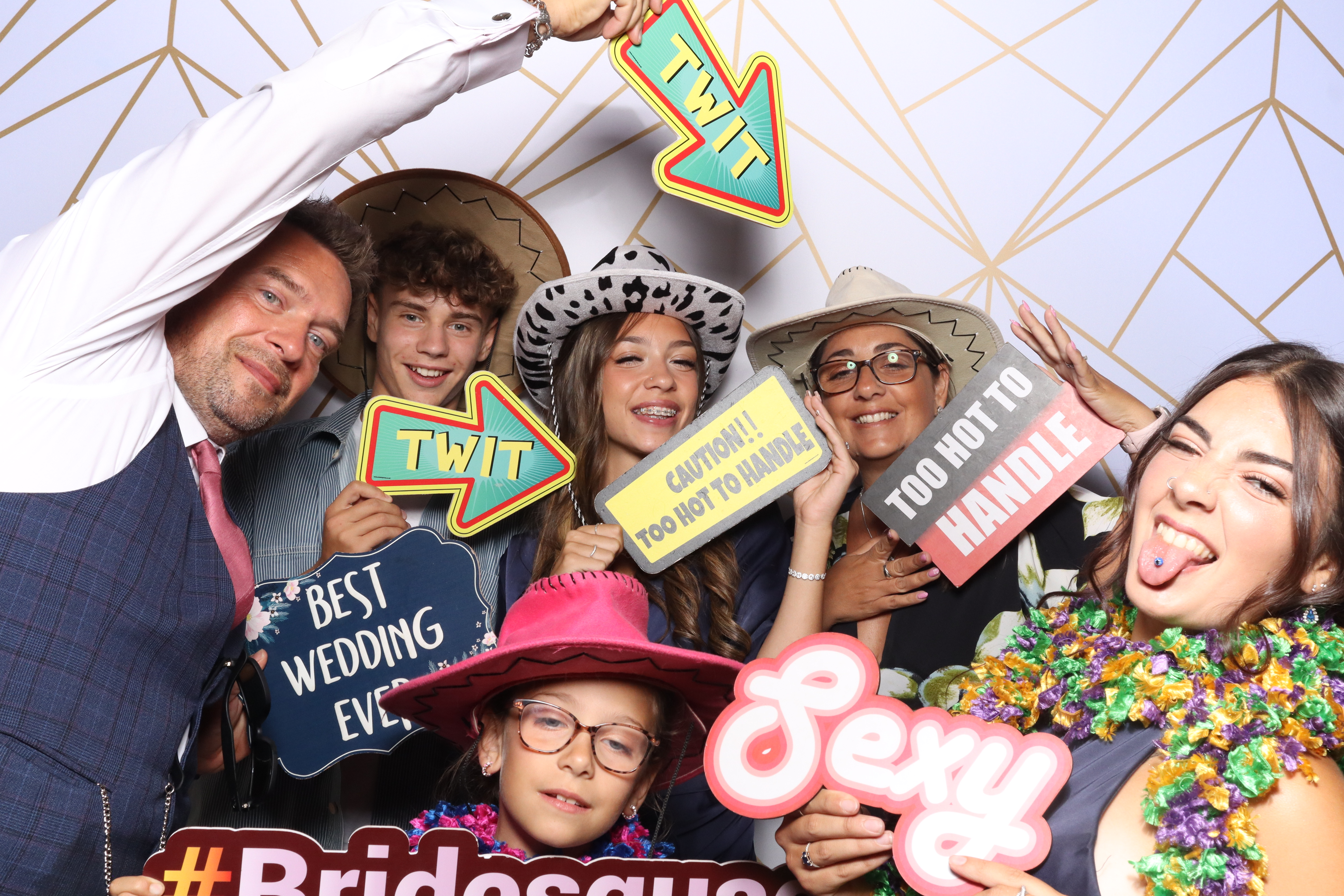 Dawn & Amy  | View more photos from the event at gallery.magicimages.uk/u/MagicImages/Dawn-Amy