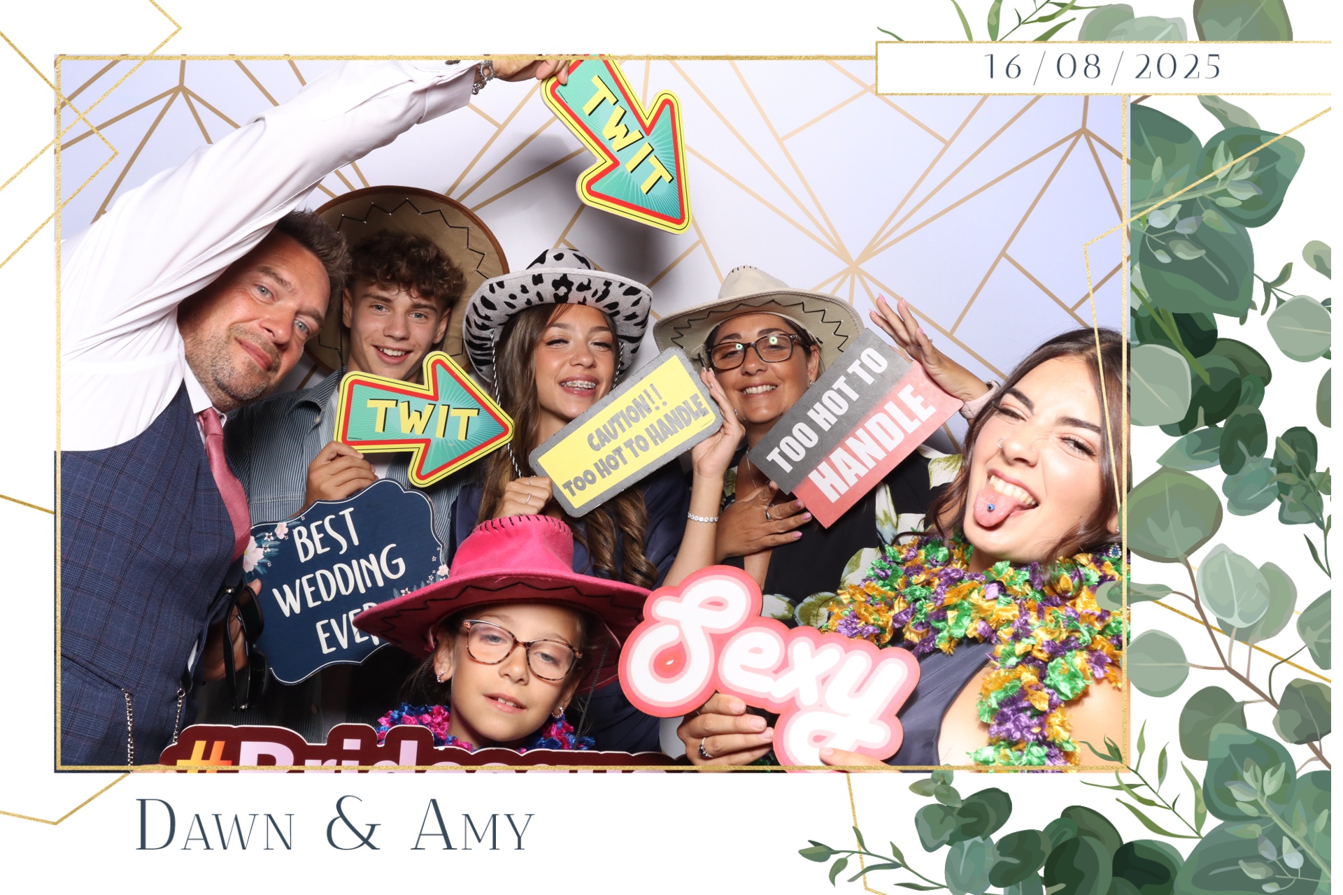 Dawn & Amy  | View more photos from the event at gallery.magicimages.uk/u/MagicImages/Dawn-Amy