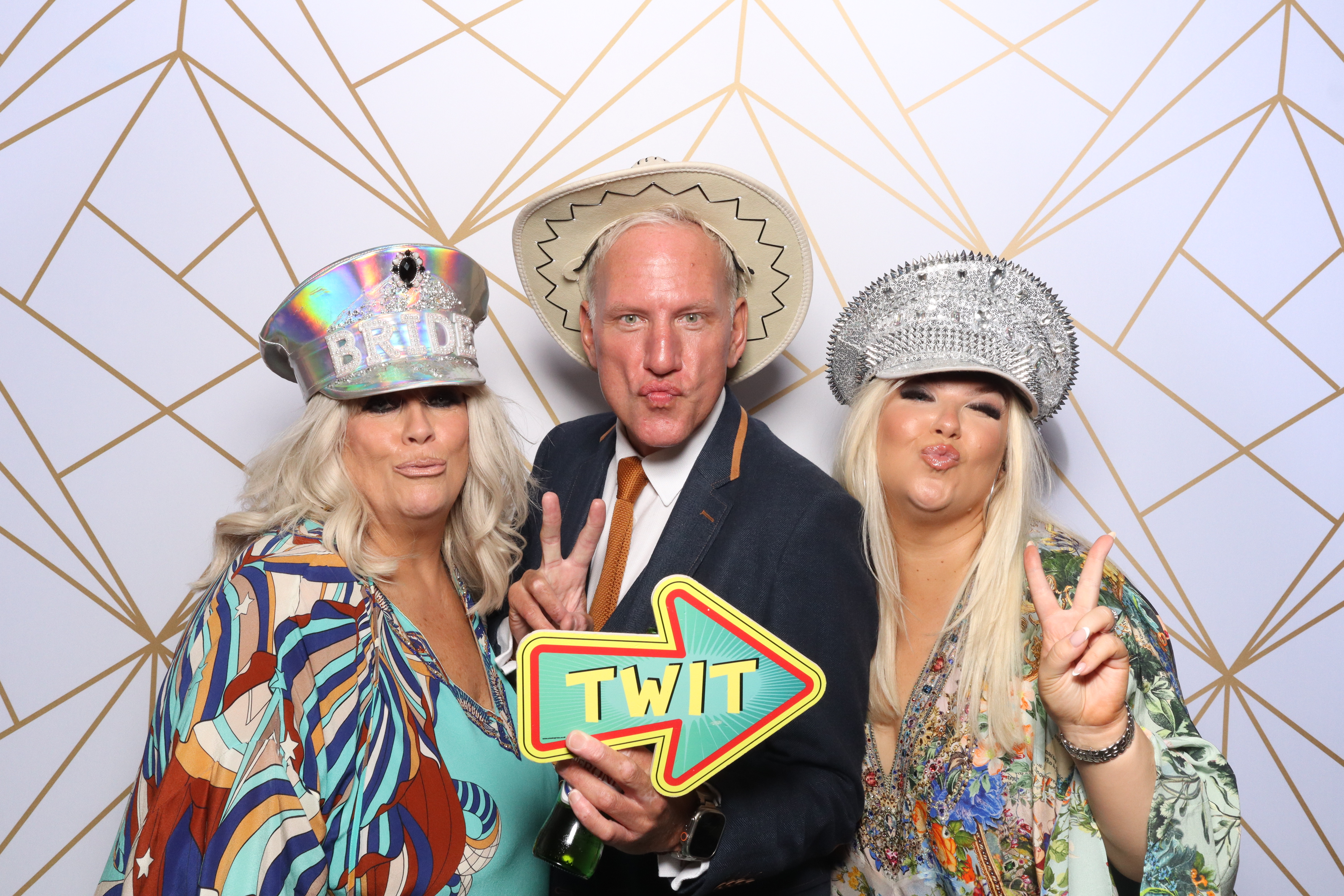 Dawn & Amy  | View more photos from the event at gallery.magicimages.uk/u/MagicImages/Dawn-Amy