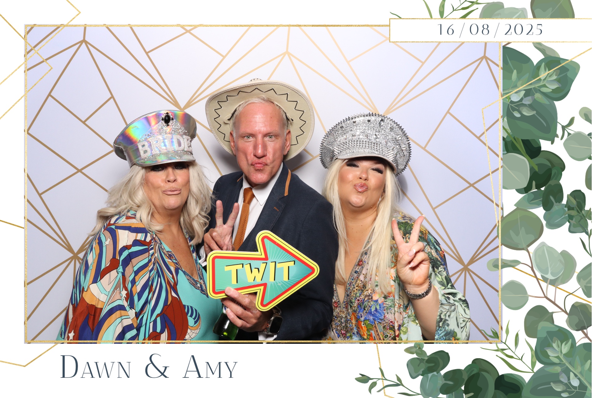 Dawn & Amy  | View more photos from the event at gallery.magicimages.uk/u/MagicImages/Dawn-Amy