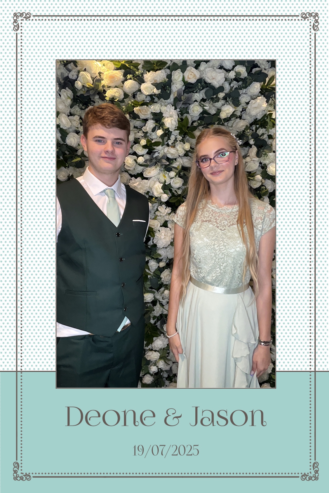 Deone & Jason Photo Booth Images  | View more photos from the event at gallery.magicimages.uk/u/MagicImages/Deone-Jason-Photo-Booth-Images