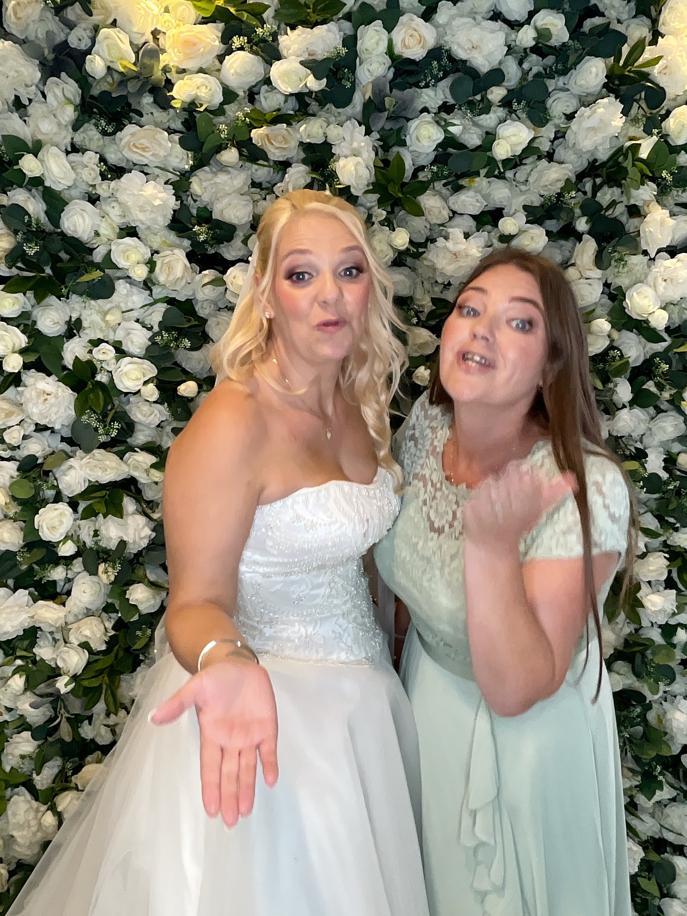 Deone & Jason Photo Booth Images  | View more photos from the event at gallery.magicimages.uk/u/MagicImages/Deone-Jason-Photo-Booth-Images