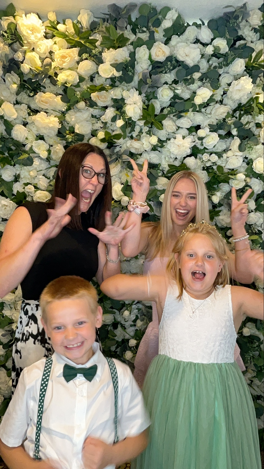 Deone & Jason Photo Booth Images  | View more photos from the event at gallery.magicimages.uk/u/MagicImages/Deone-Jason-Photo-Booth-Images