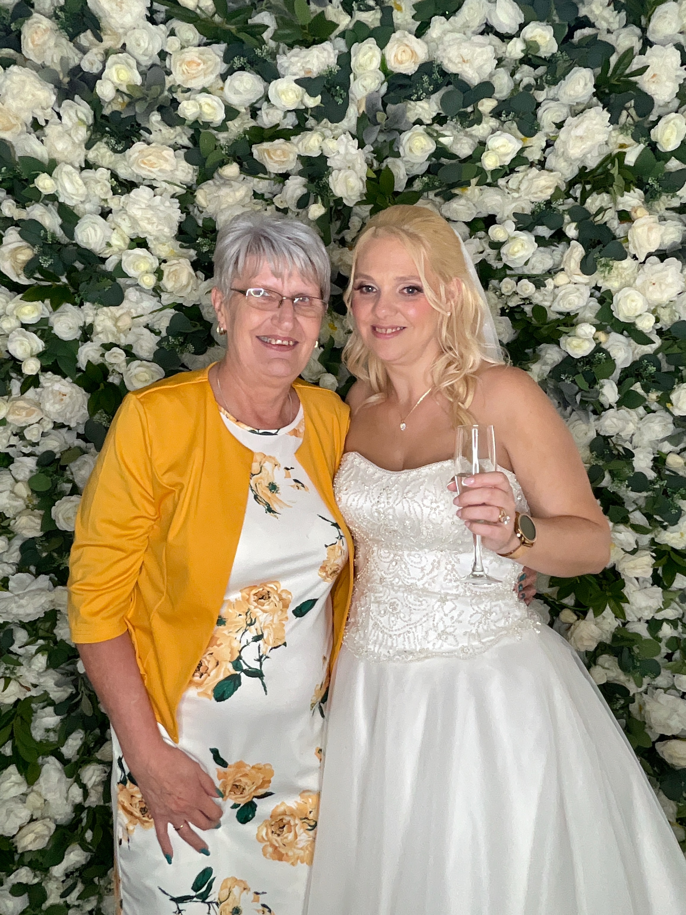 Deone & Jason Photo Booth Images  | View more photos from the event at gallery.magicimages.uk/u/MagicImages/Deone-Jason-Photo-Booth-Images