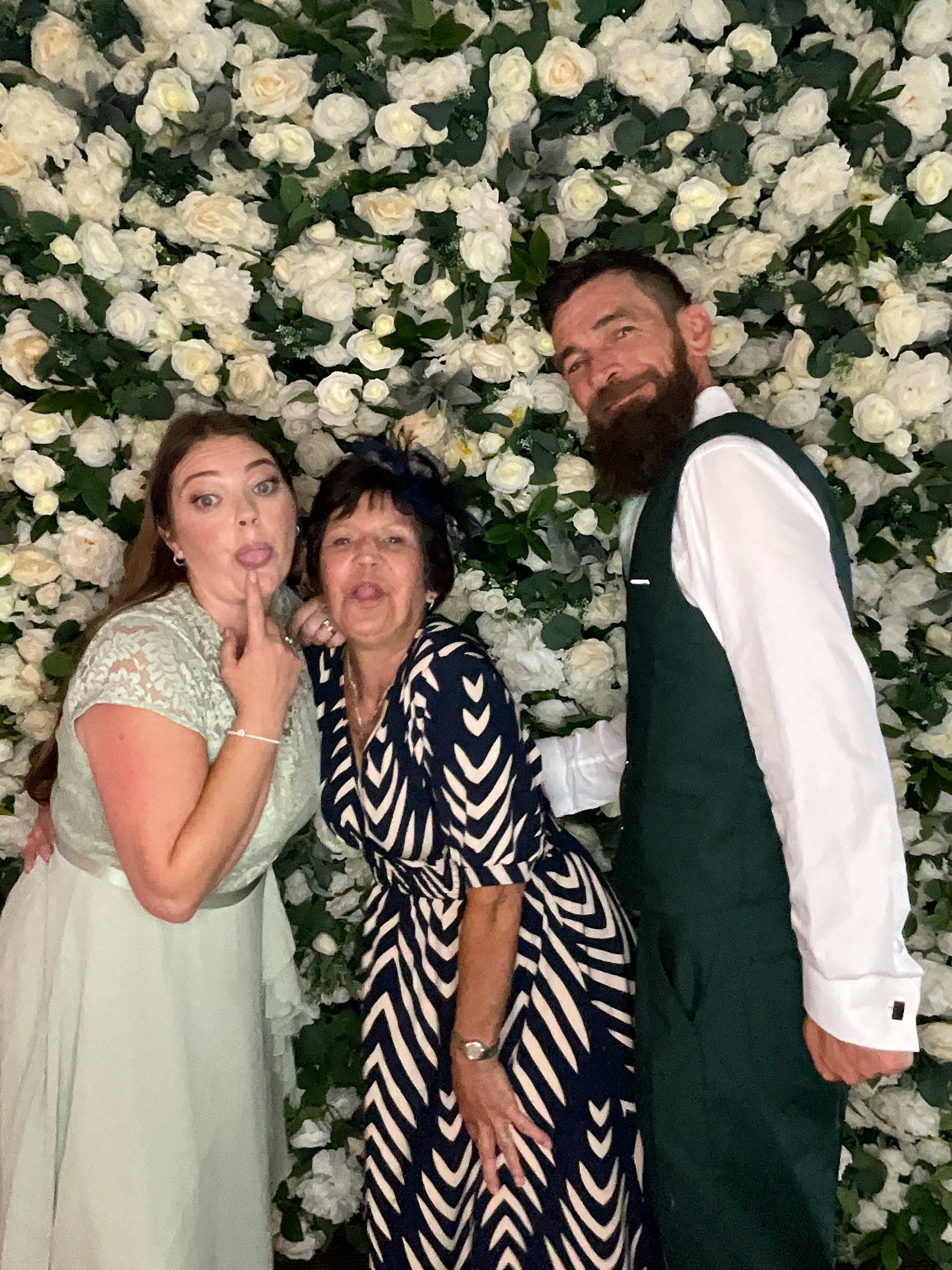 Deone & Jason Photo Booth Images  | View more photos from the event at gallery.magicimages.uk/u/MagicImages/Deone-Jason-Photo-Booth-Images