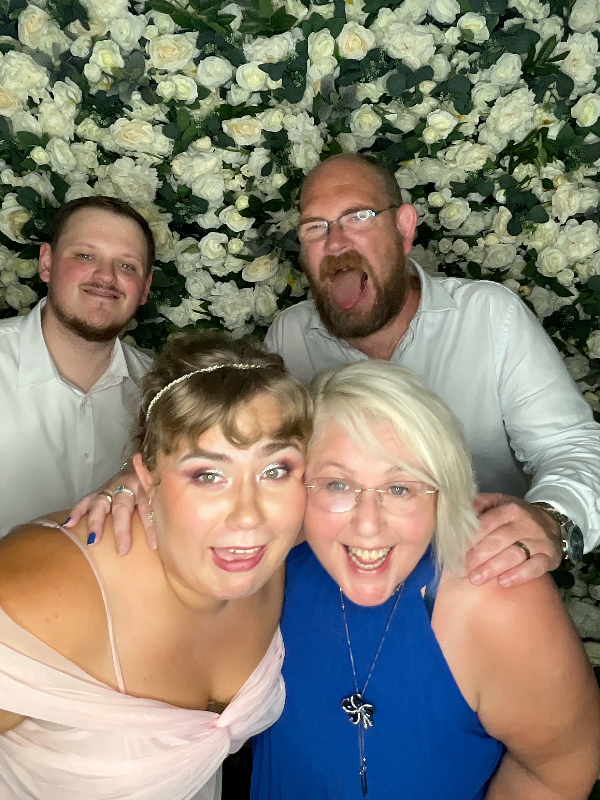 Deone & Jason Photo Booth Images  | View more photos from the event at gallery.magicimages.uk/u/MagicImages/Deone-Jason-Photo-Booth-Images