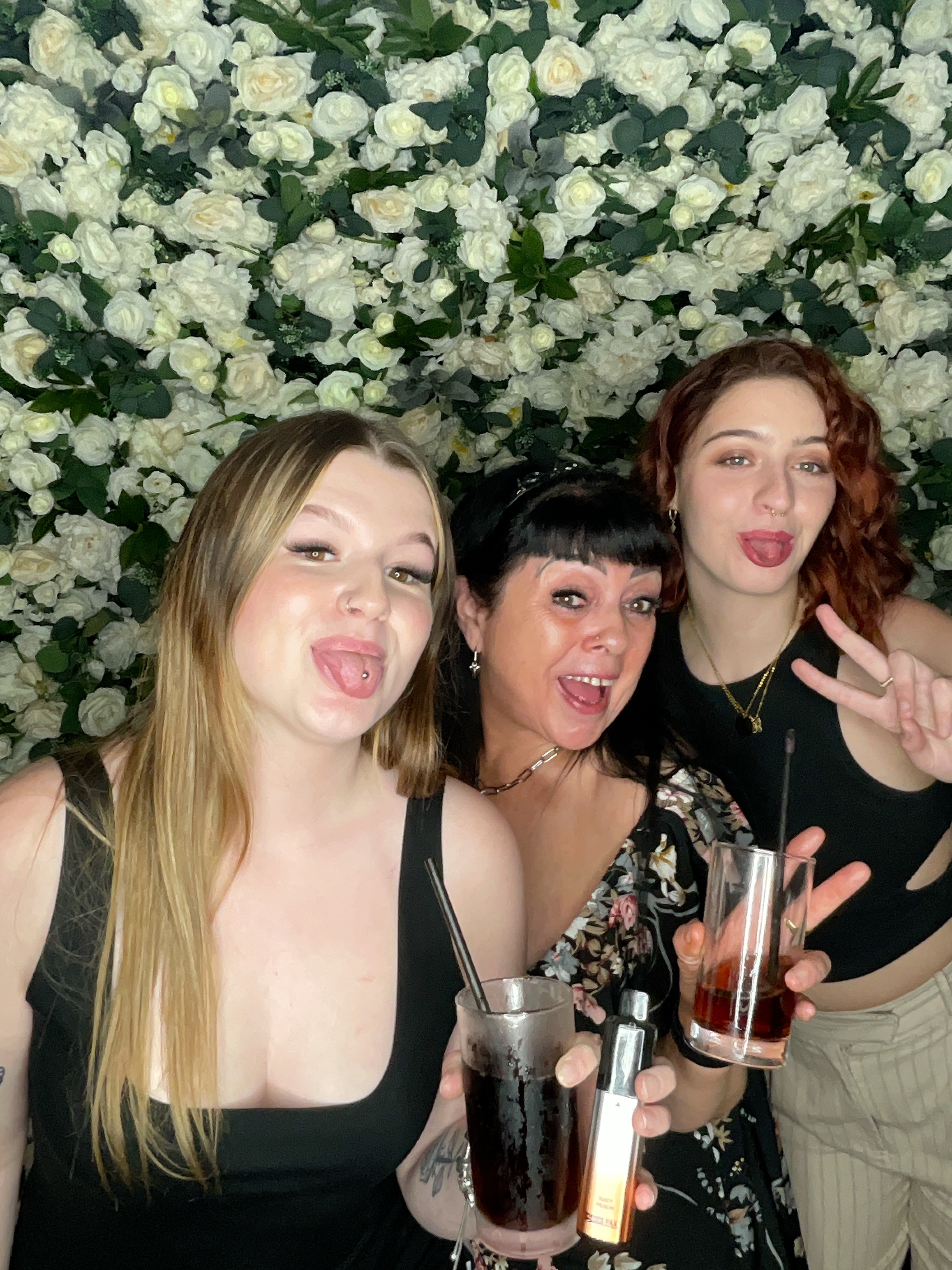 Deone & Jason Photo Booth Images  | View more photos from the event at gallery.magicimages.uk/u/MagicImages/Deone-Jason-Photo-Booth-Images